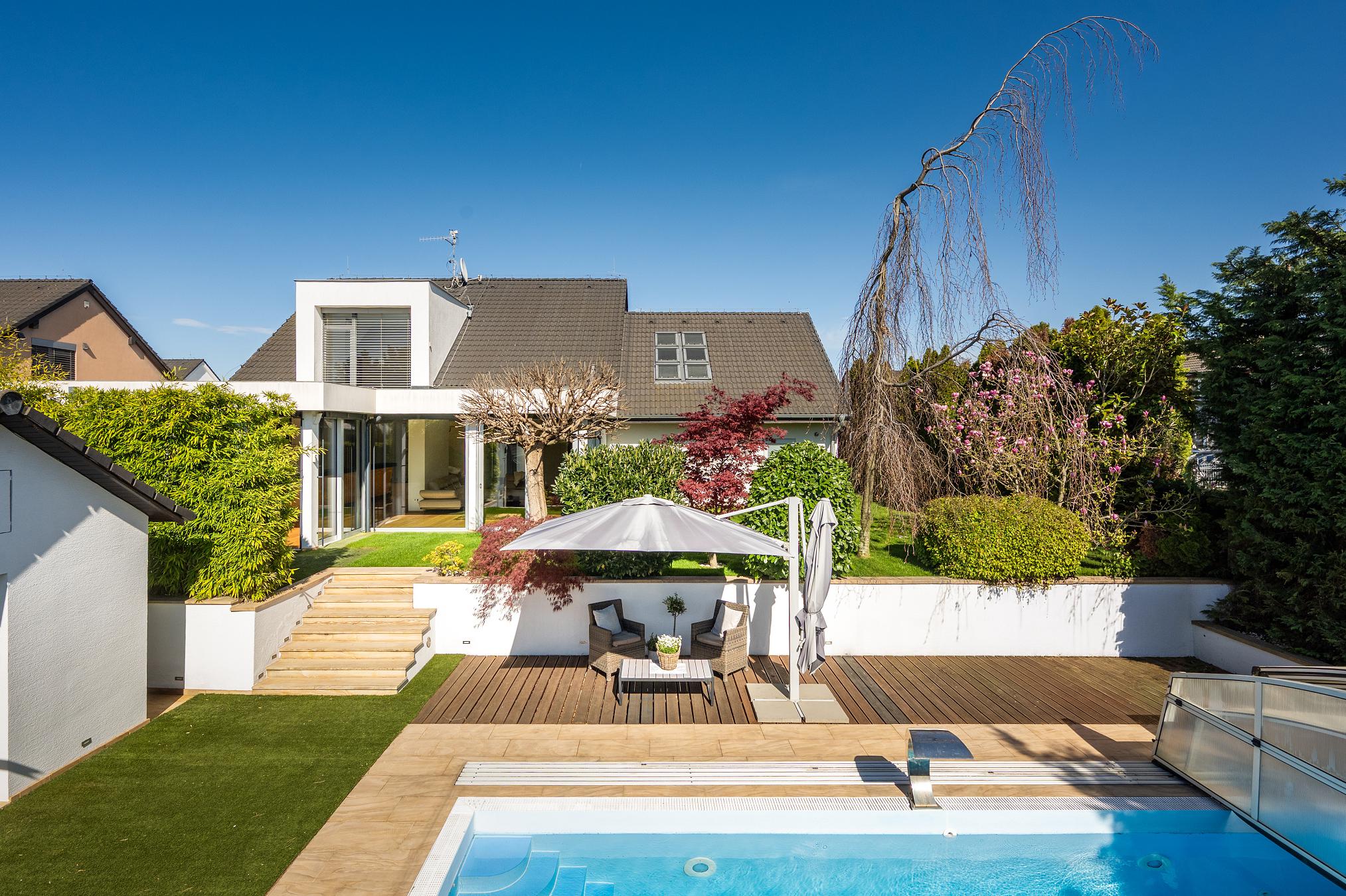 Prodej vily - 382  m² - Moravany u Brna