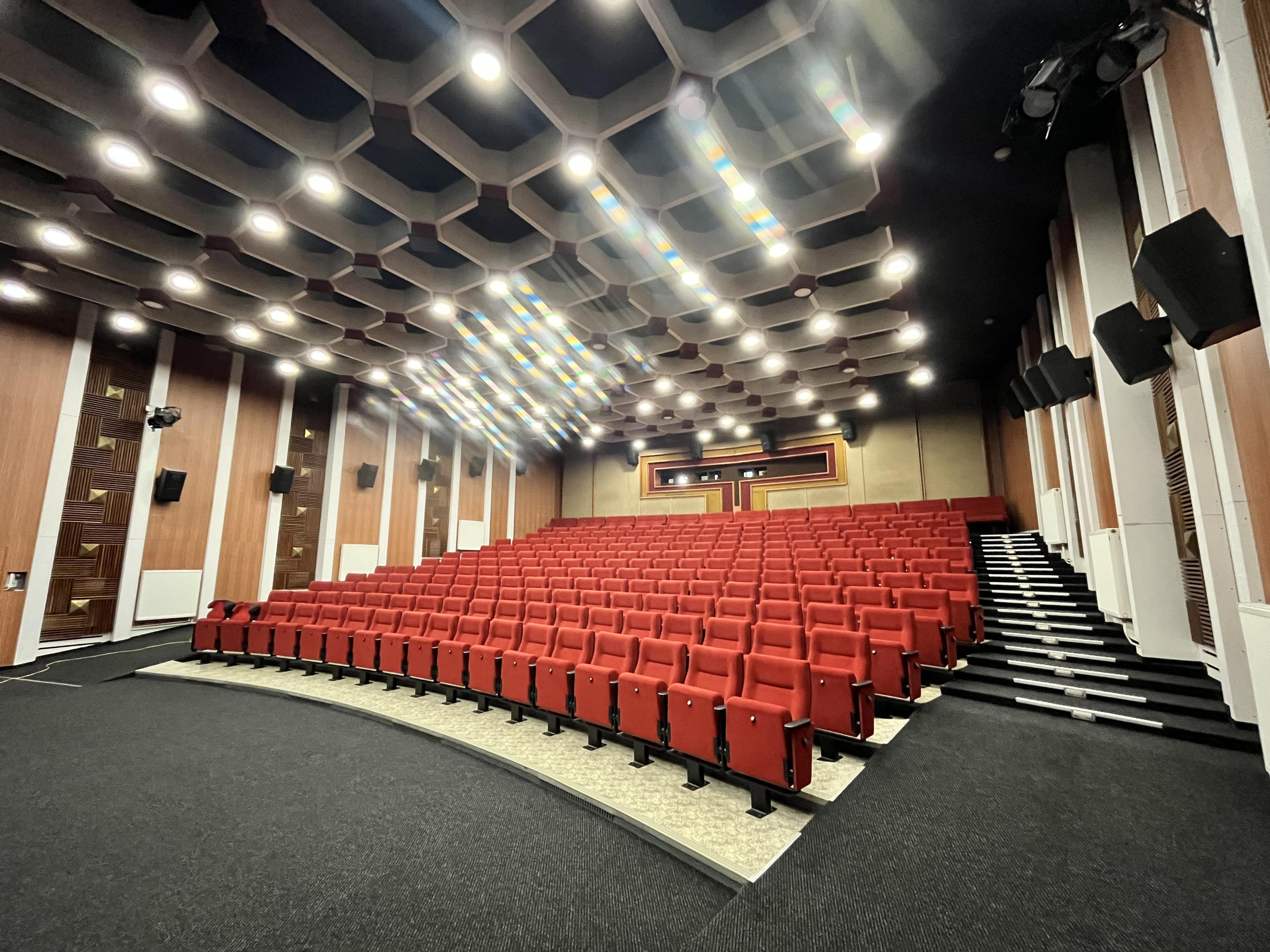 Kino Luna foto 2