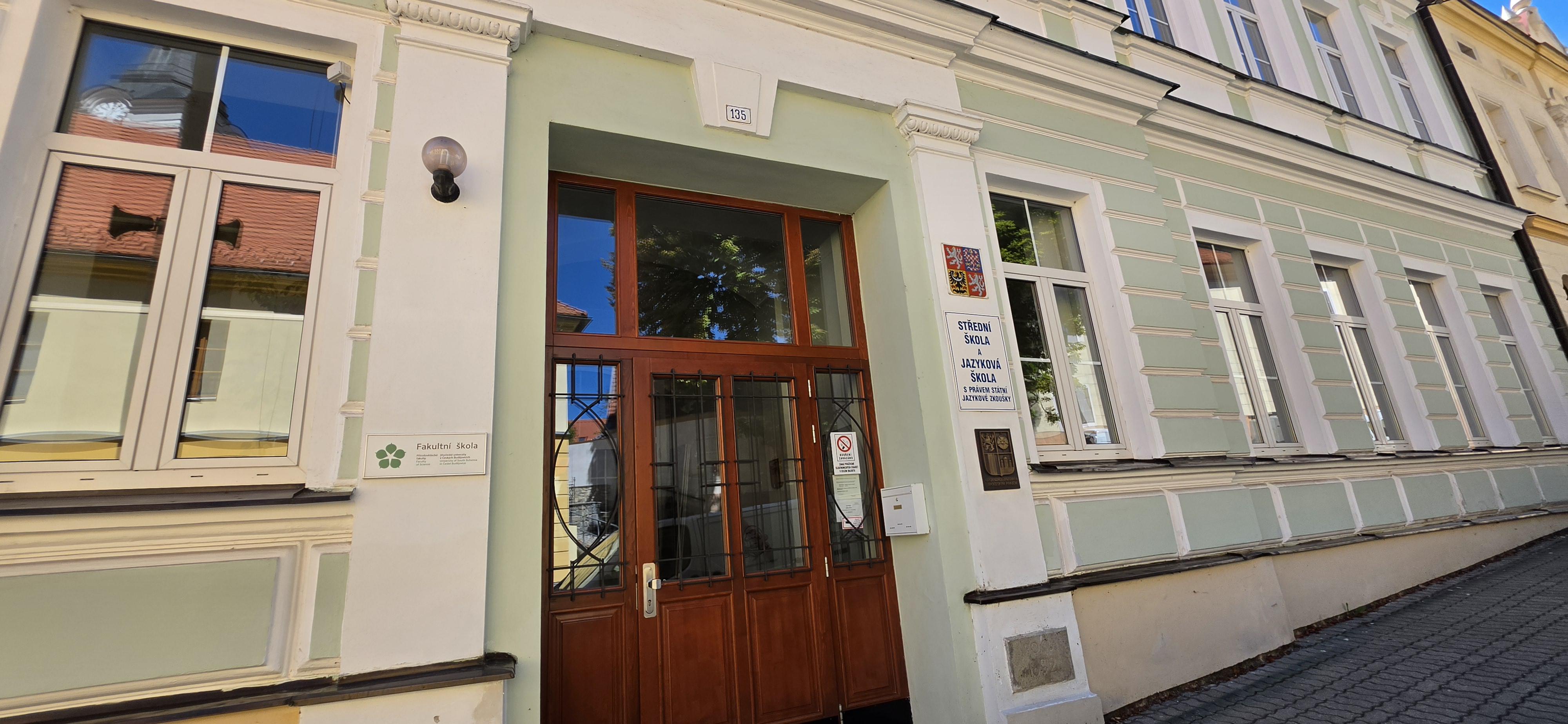 Střední škola a Jazyková škola s právem státní jazykové zkoušky, Volyně foto 3