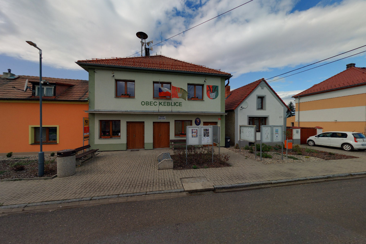 Keblice - obecní úřad foto 3