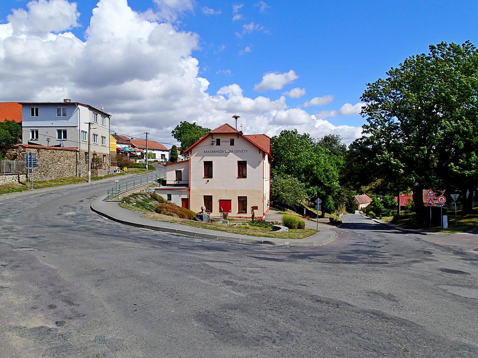 Vysočany - obecní úřad foto 2