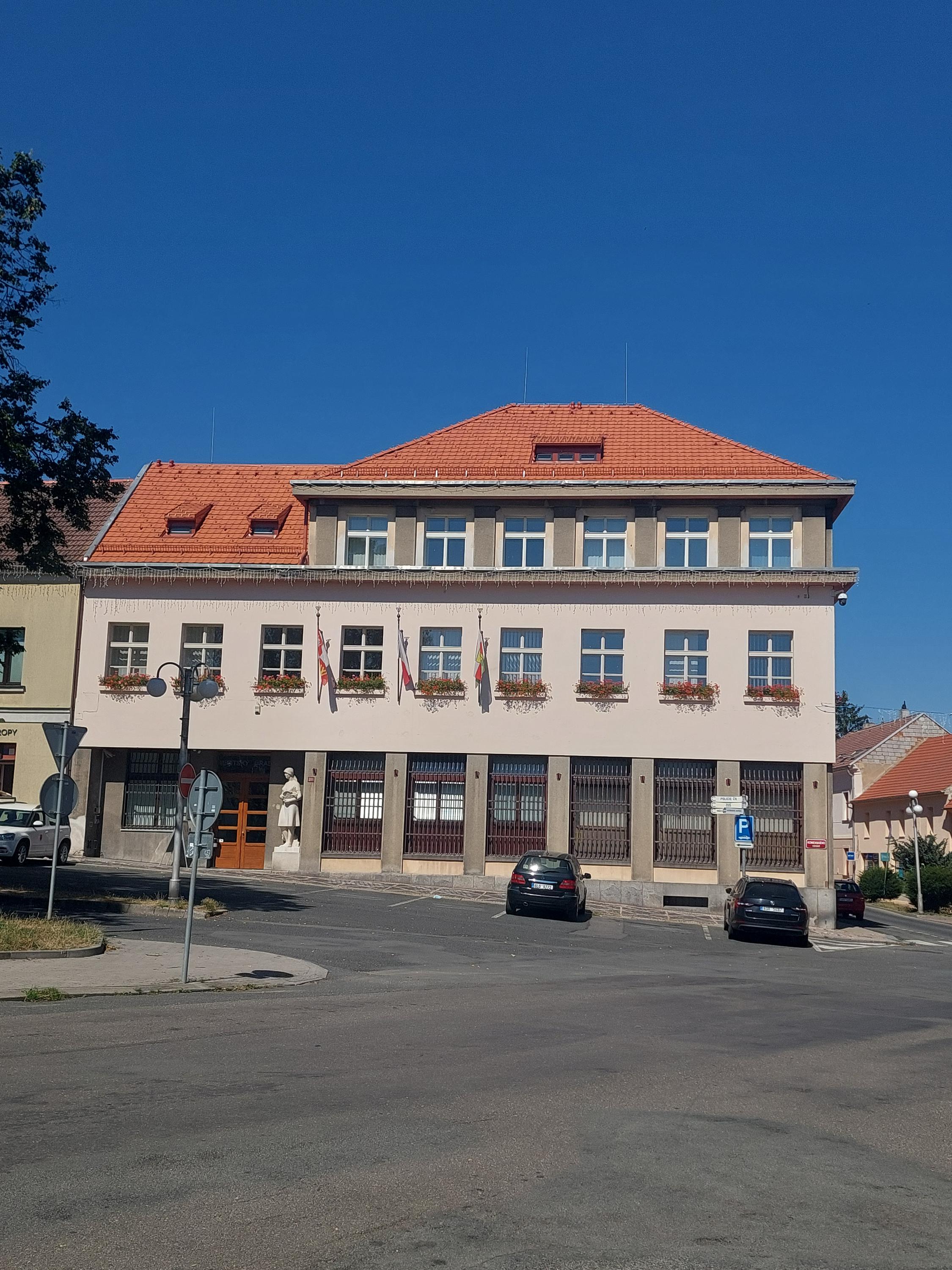 Nové Strašecí - městský úřad foto 3