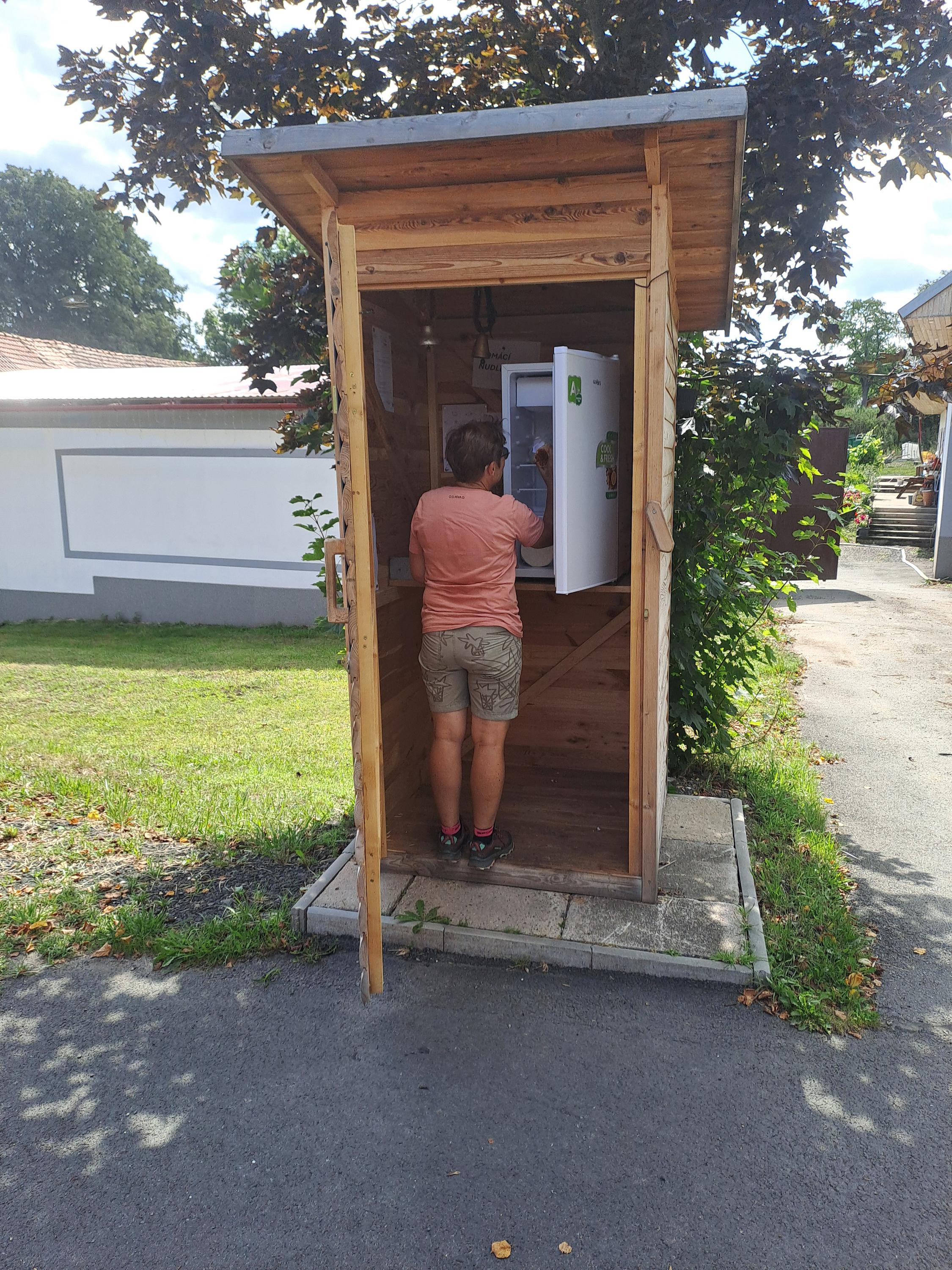 Samoobslužná lednice Ovčí farma Konojedy foto 3
