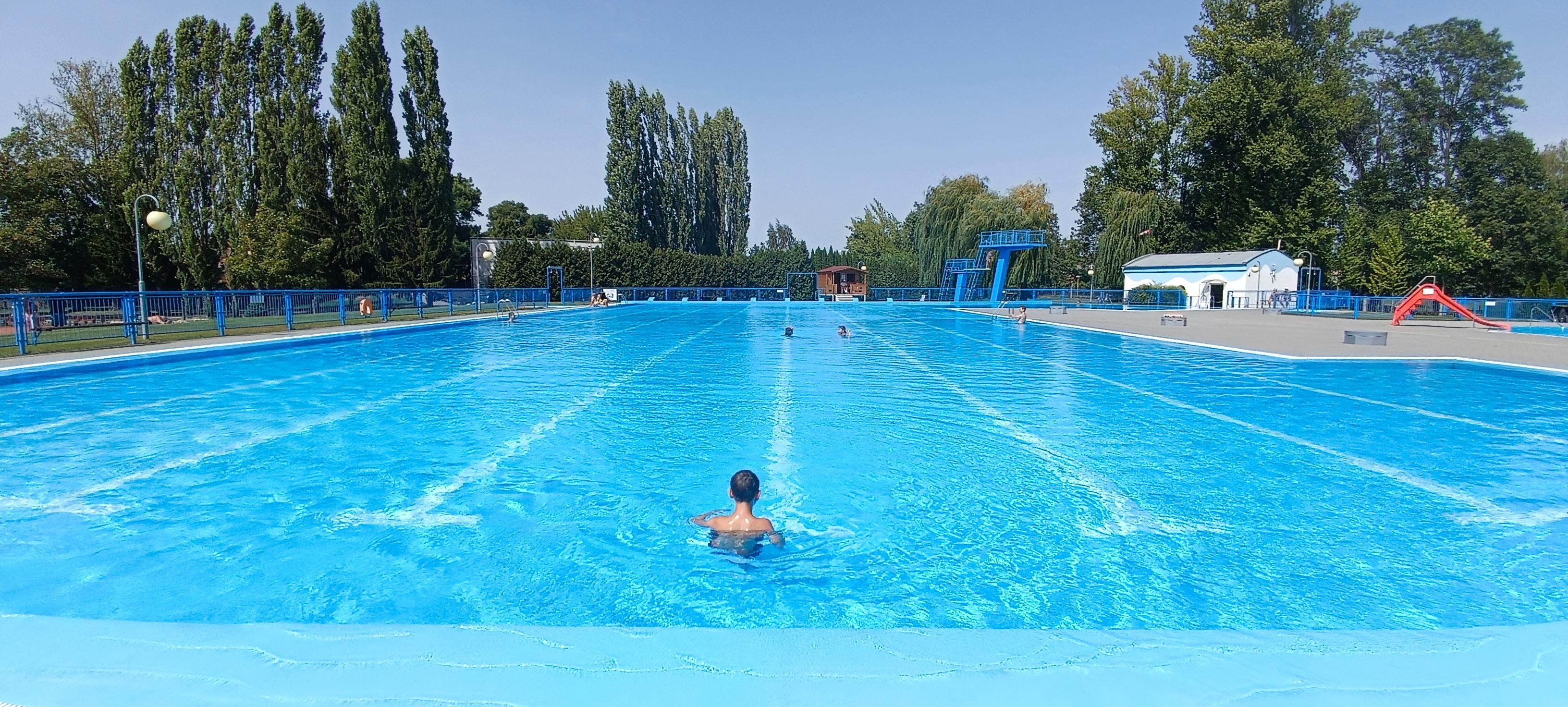 Koupaliště a minigolf Hulín foto 2