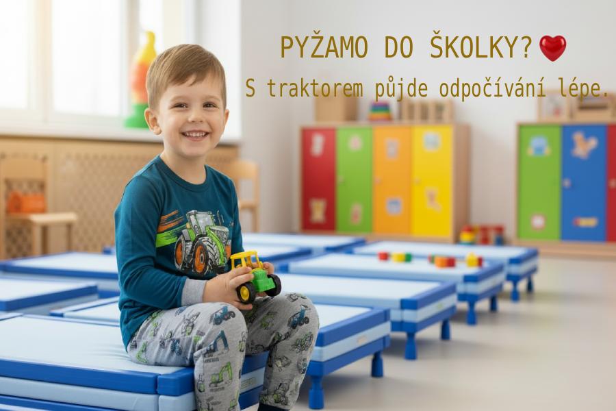 Pyžamo do školky s traktorem – výbava na září