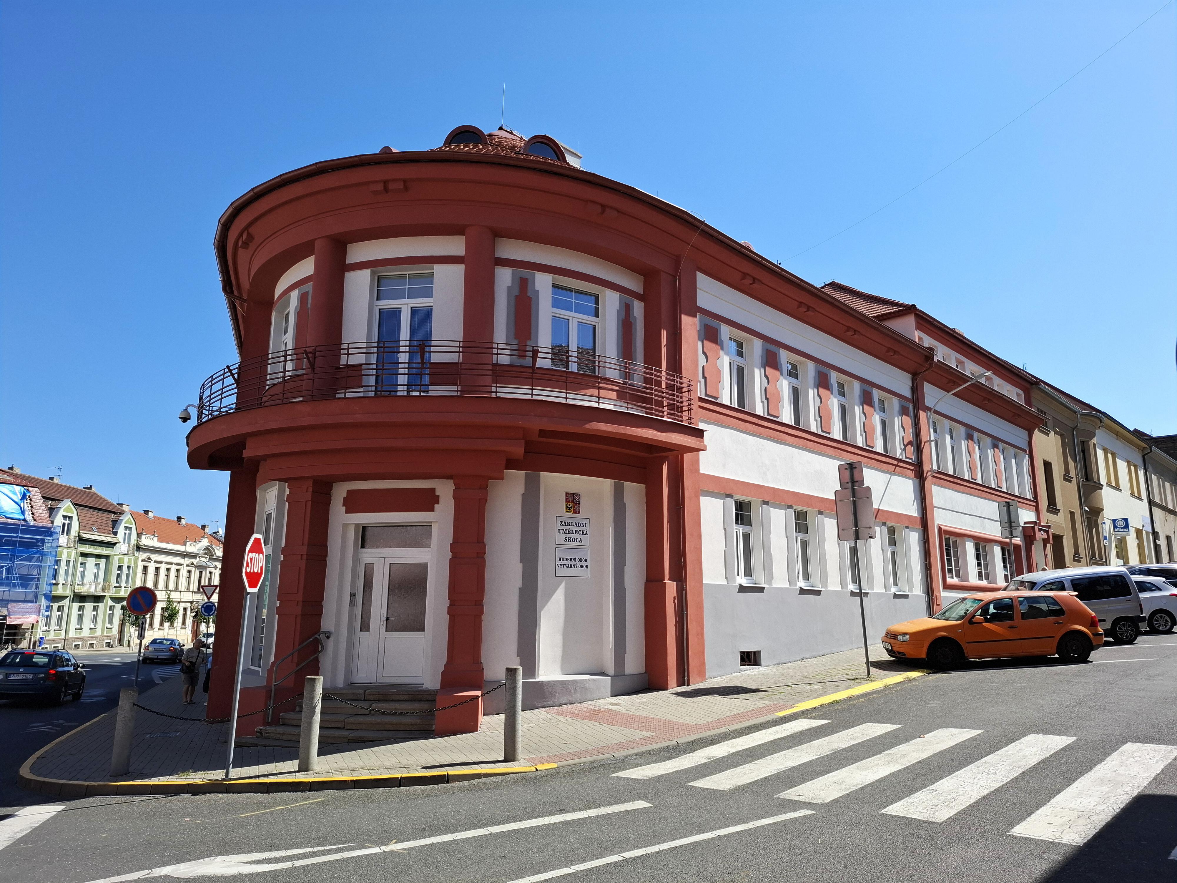 ZUŠ Roudnice nad Labem, Dr. Slavíka