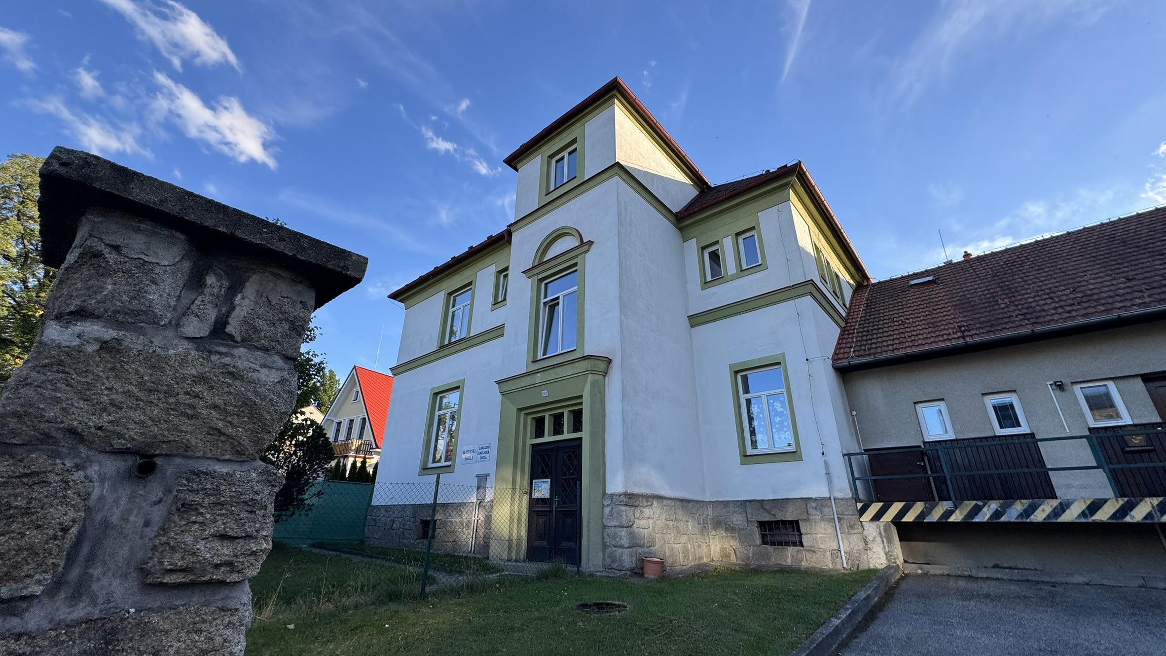 Základní škola a Mateřská škola Vyšší Brod foto 2