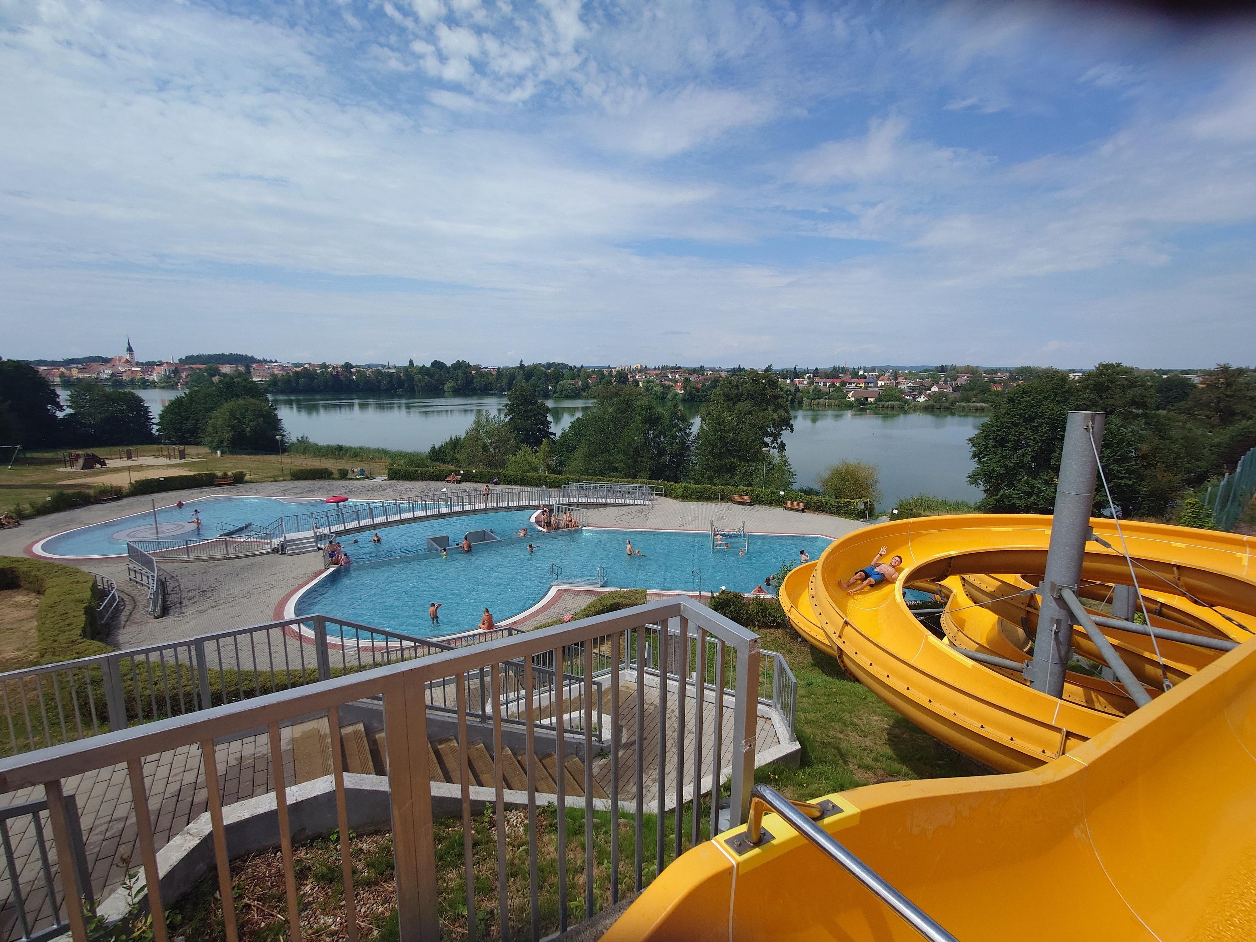 Plavecký bazén a venkovní aquapark - Služby města Jindřichův Hradec foto 4