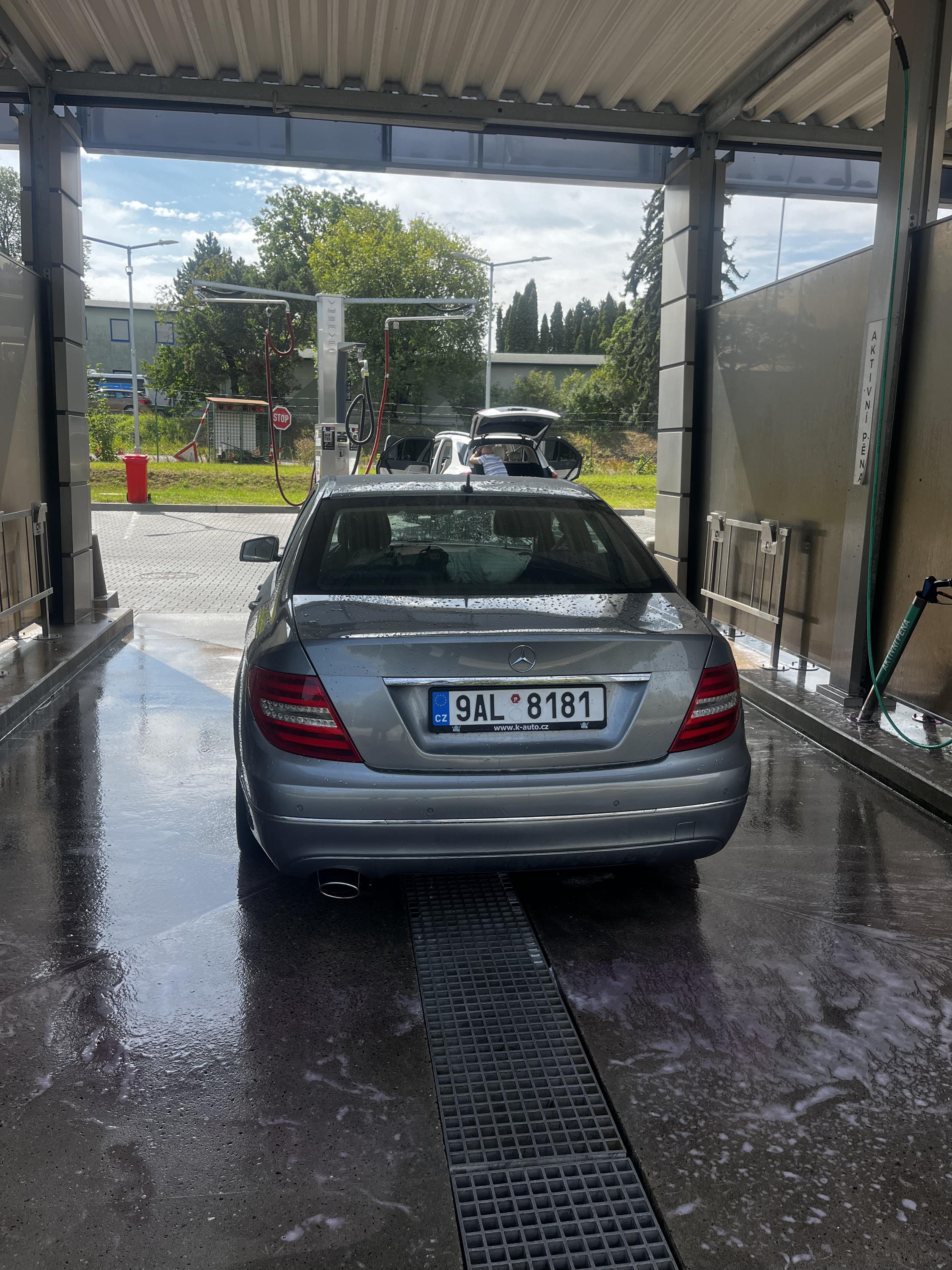 FIRST CARWASH foto 1