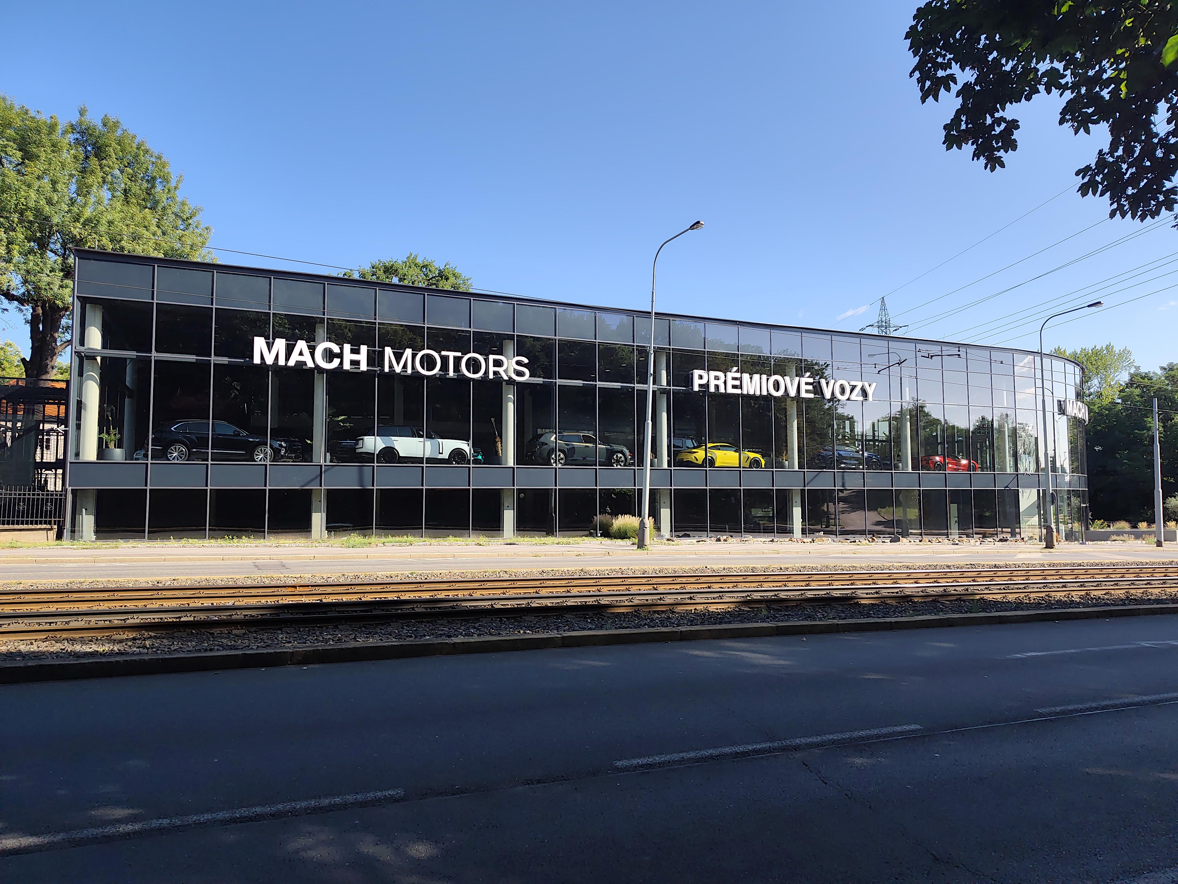 Prémiové vozy - MACH Motors foto 2