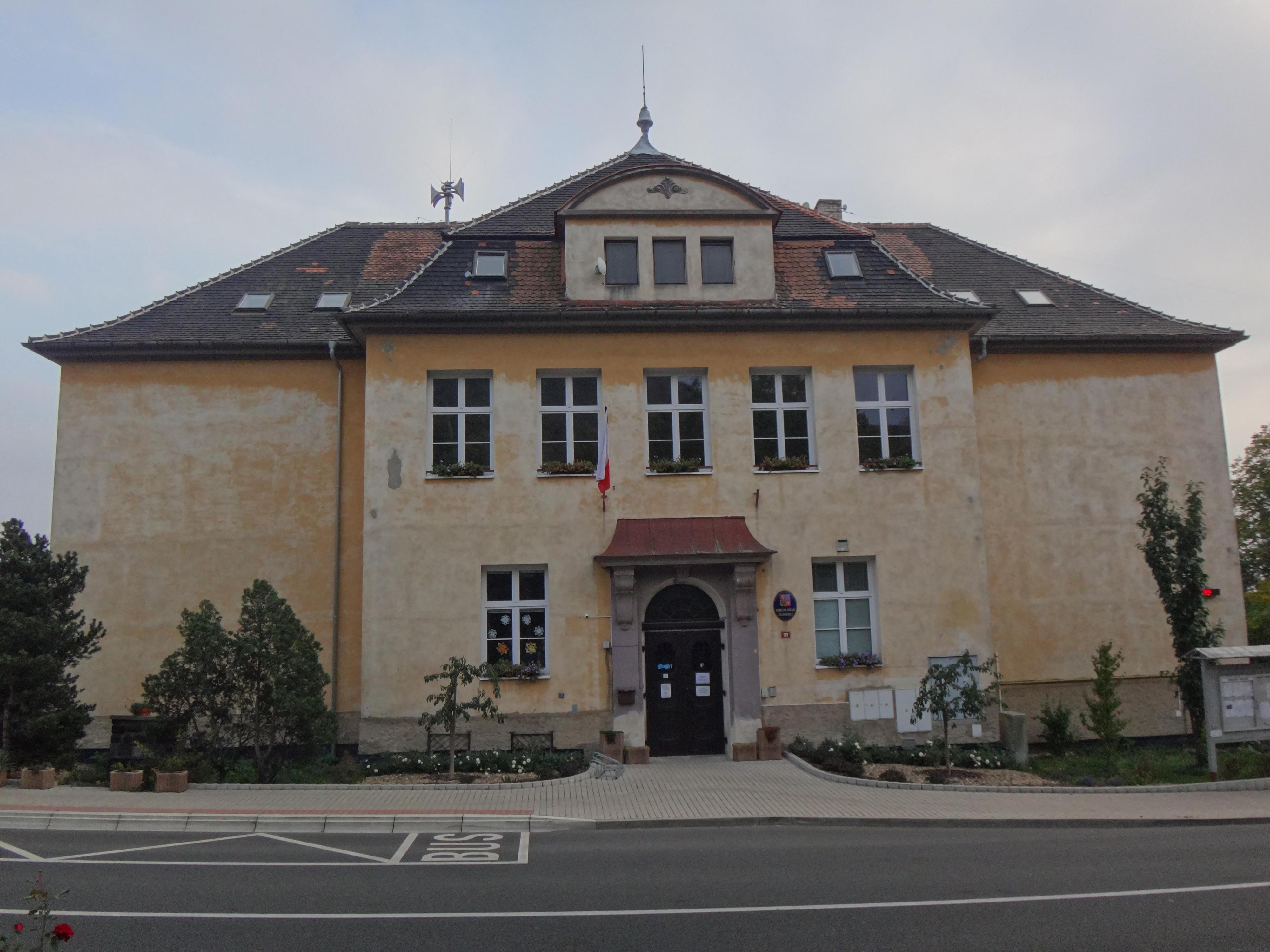 Žalhostice - obecní úřad foto 5