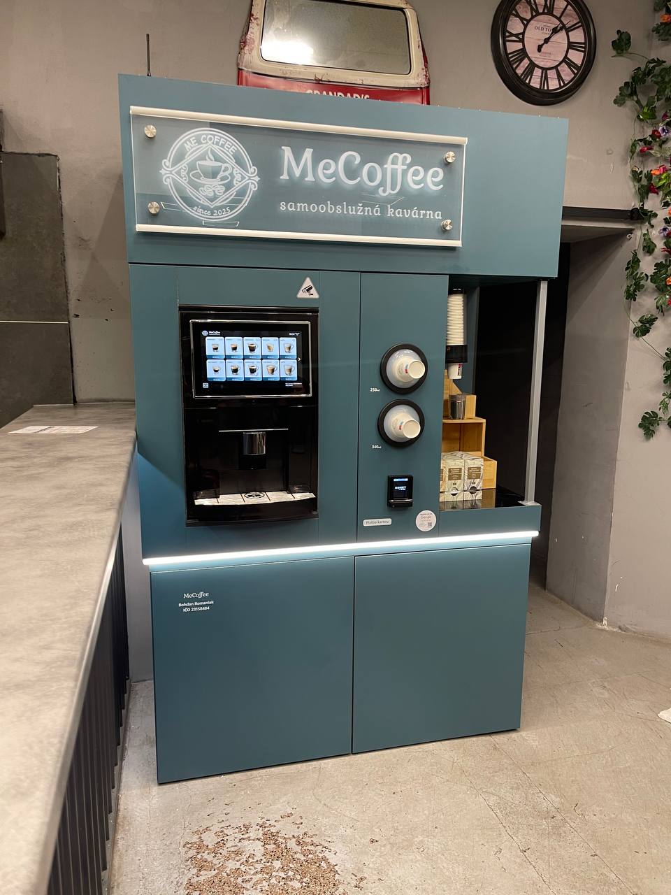 Me Coffee - samoobslužná kavárna foto 4