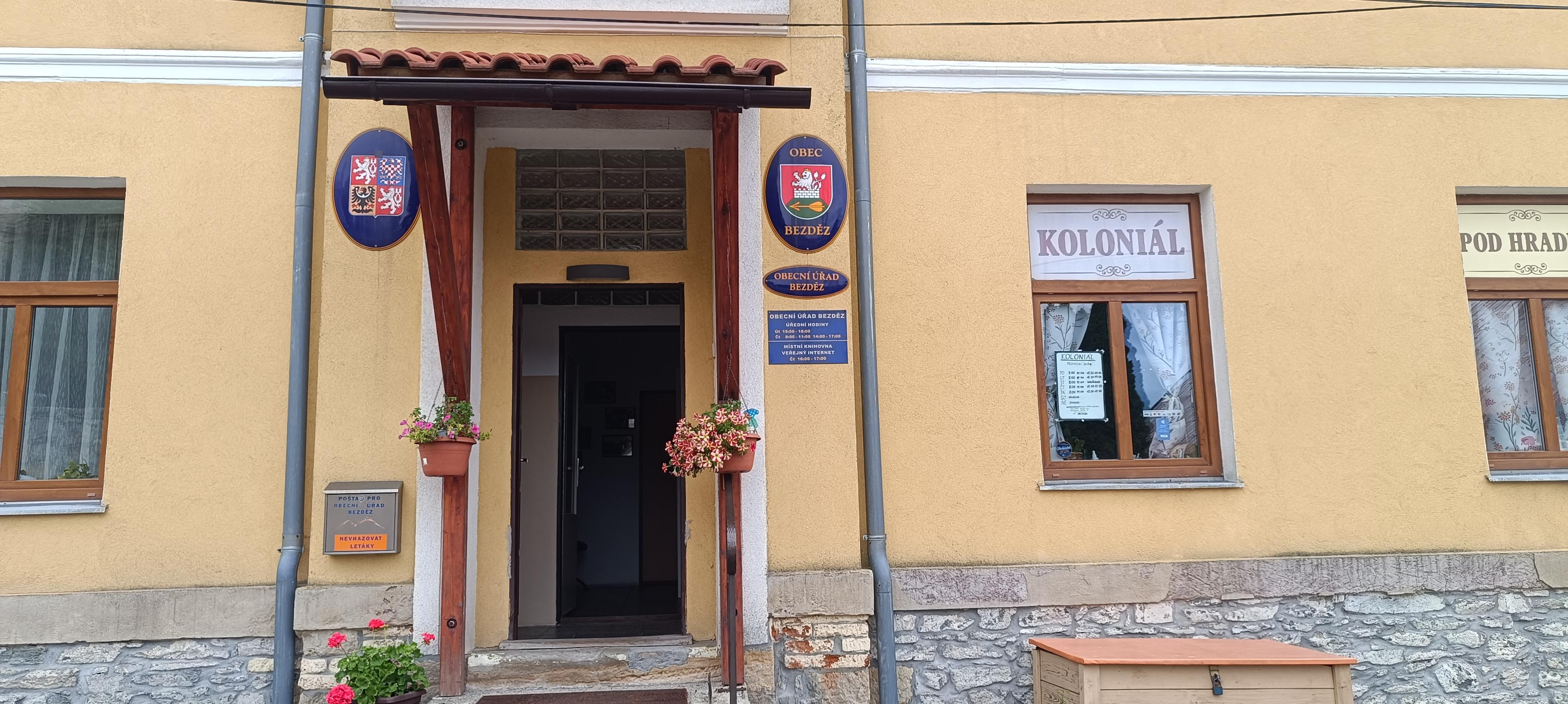 Bezděz - obecní úřad foto 2