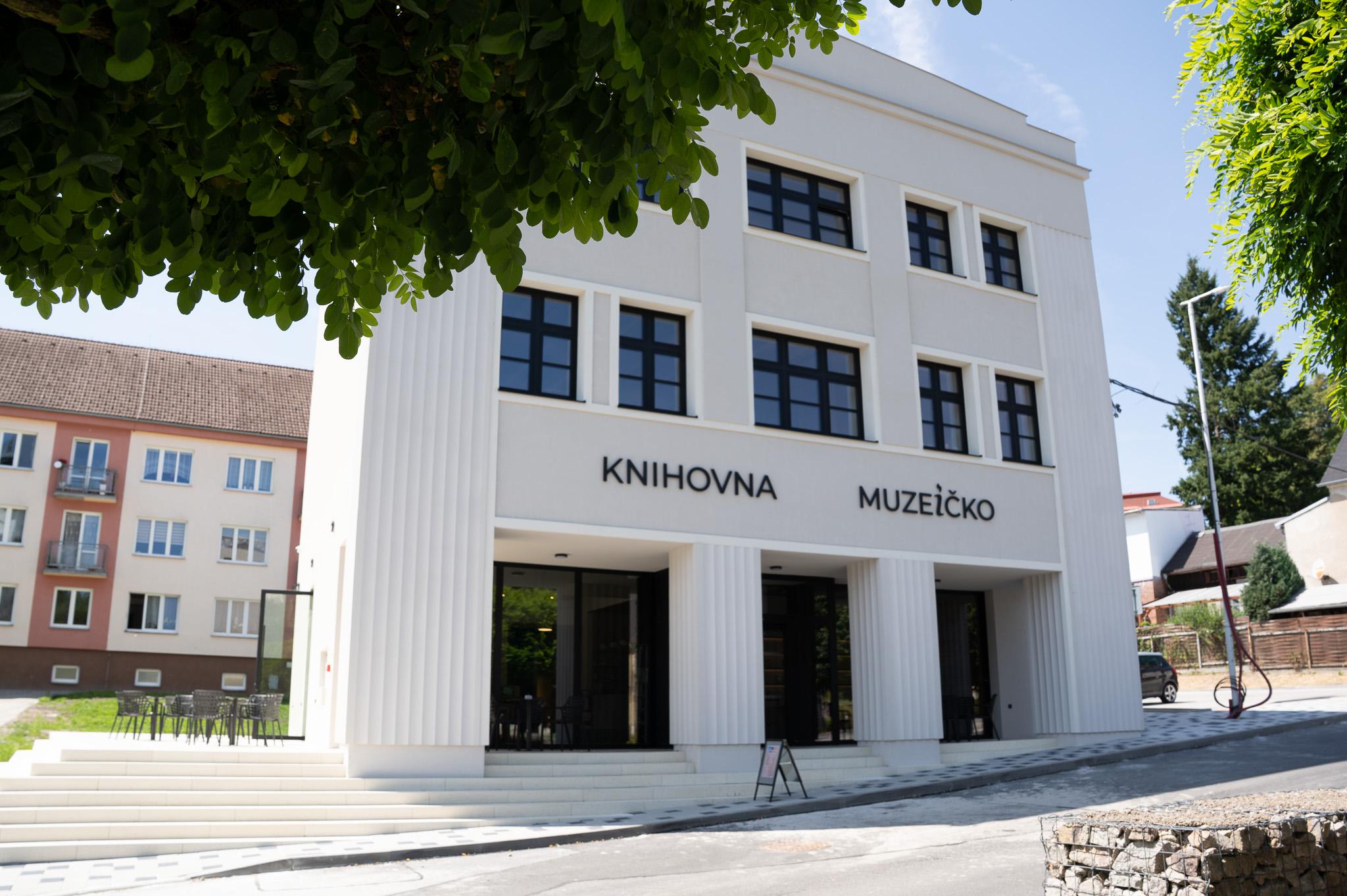 Knihovna a muzeíčko