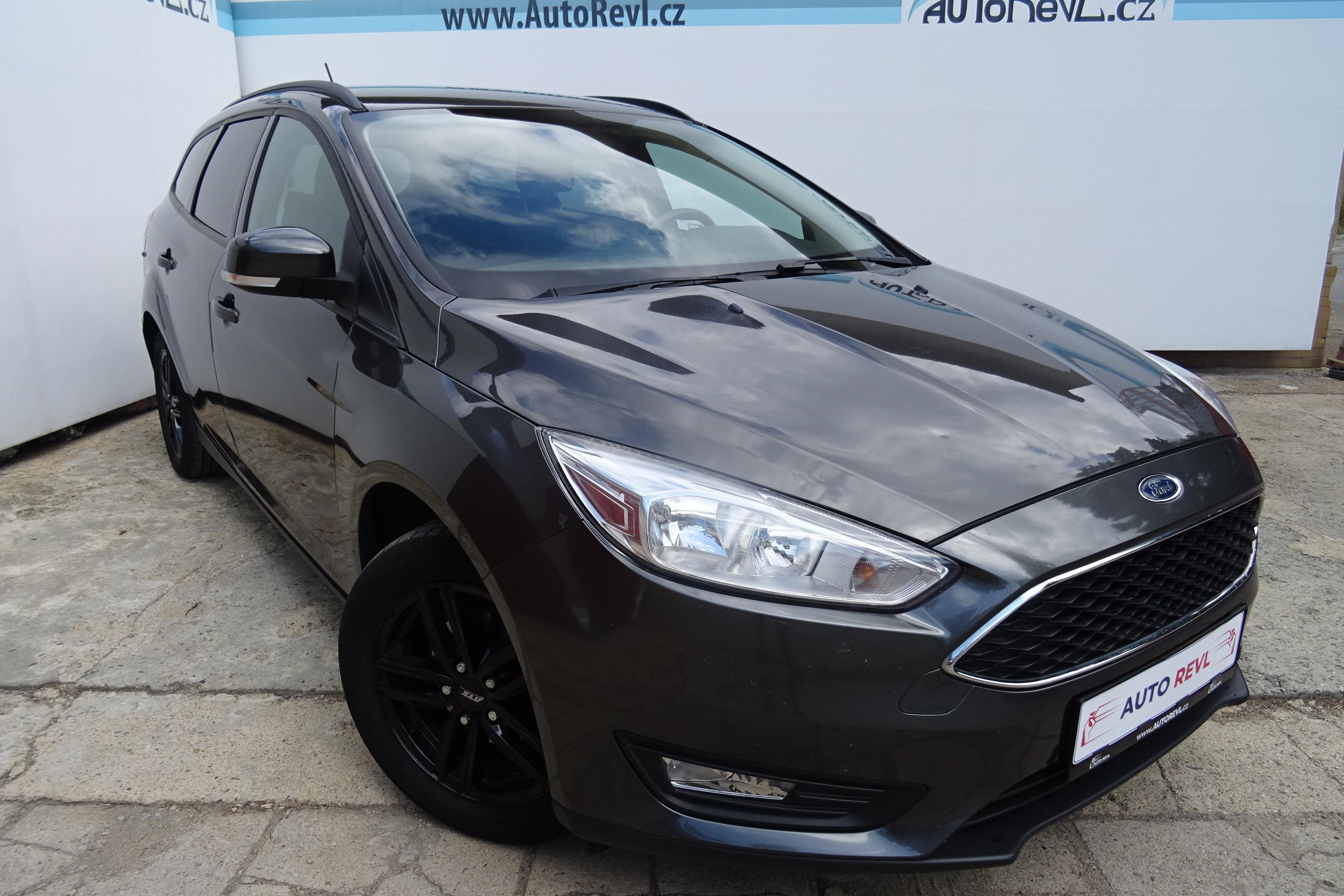 Ford Focus 1.6i,77kW,NovéČR,s.kniha