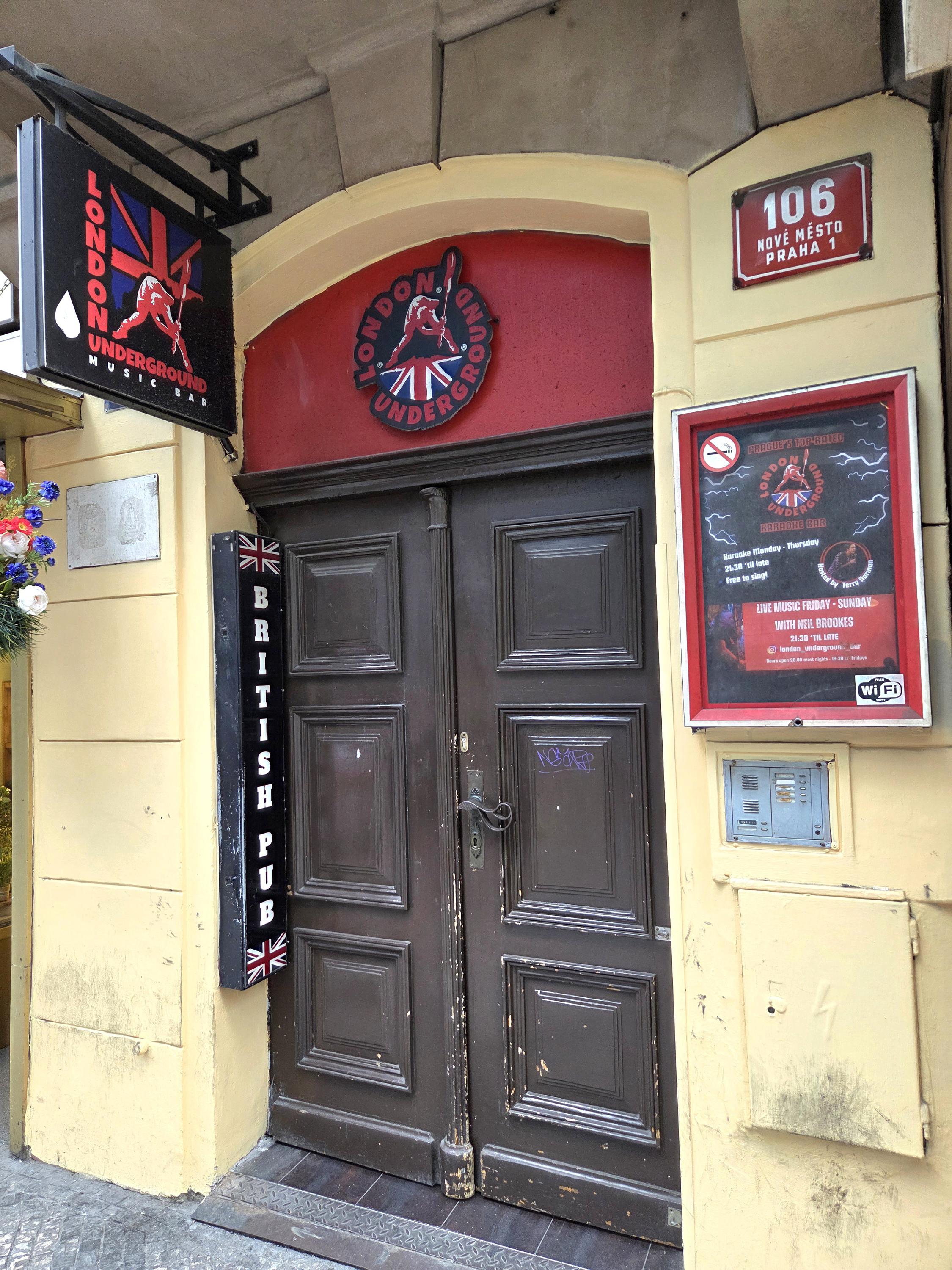 London Underground Bar - Prague foto 1