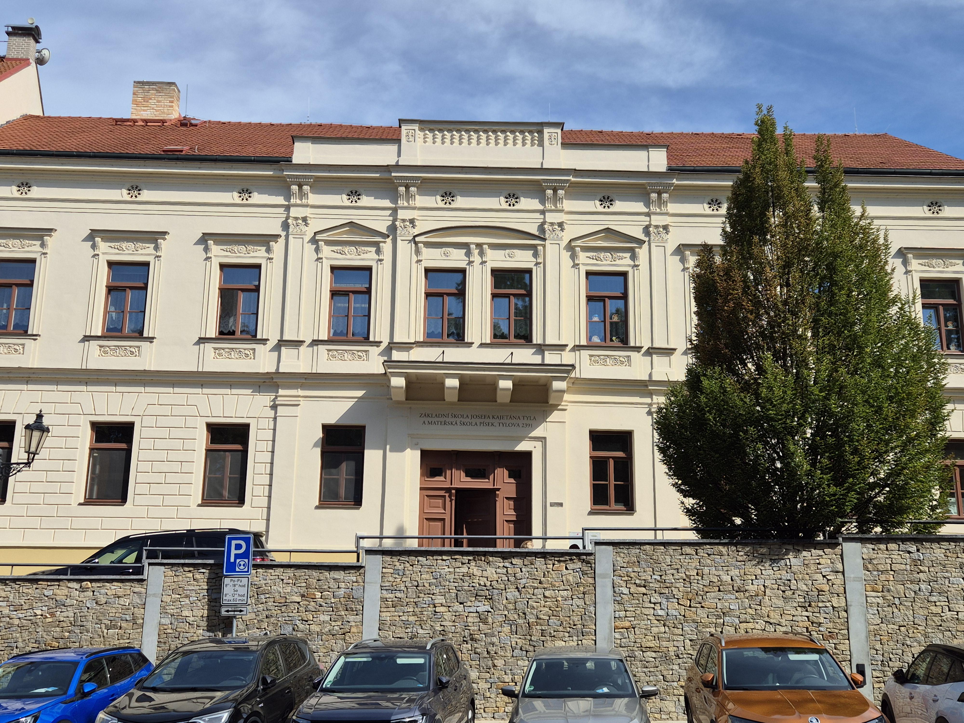 5. MŠ - Fugnerovo nám. foto 2
