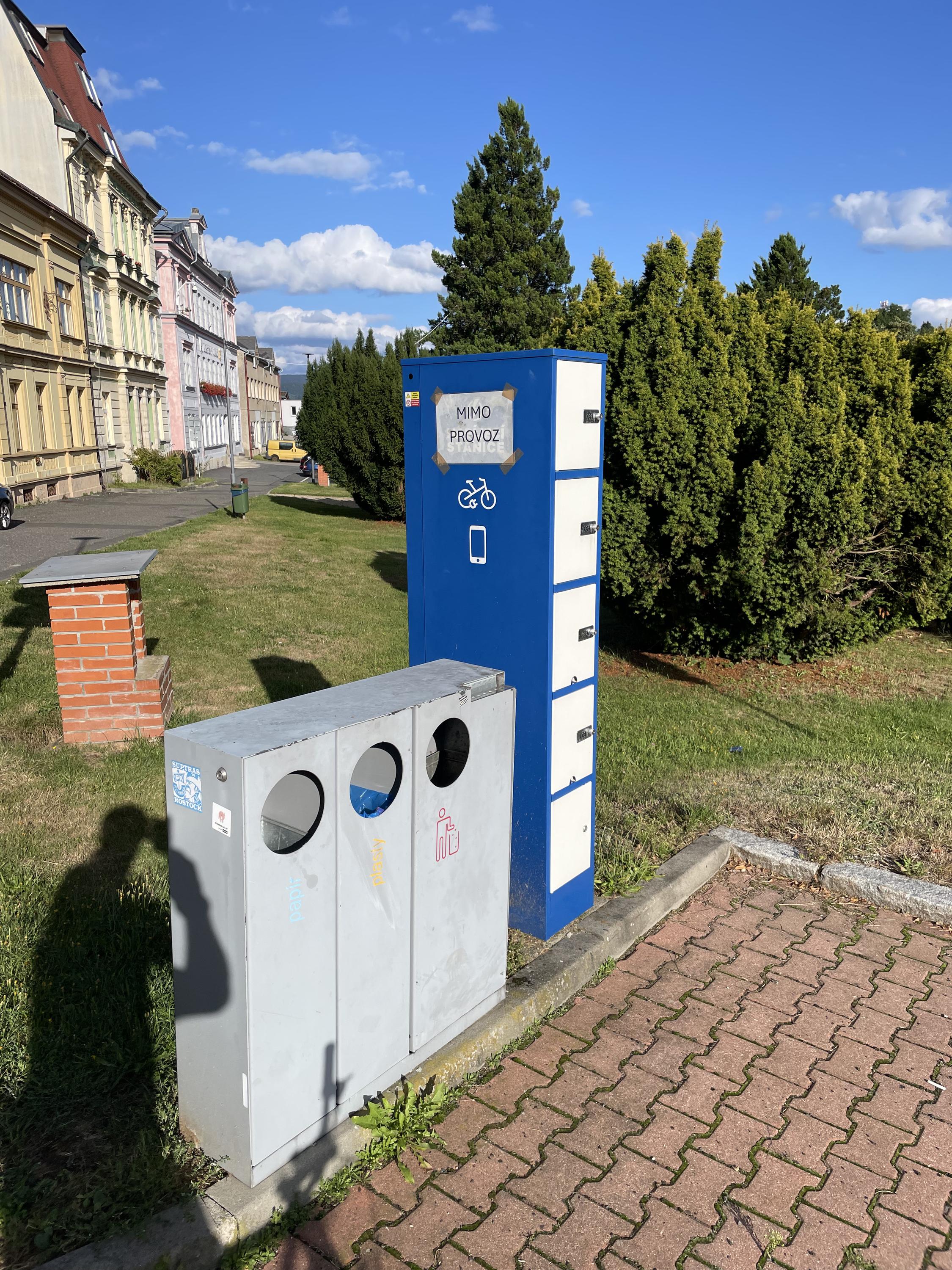 Nabíjecí stanice pro elektrokola a mobilní zařízení foto 1