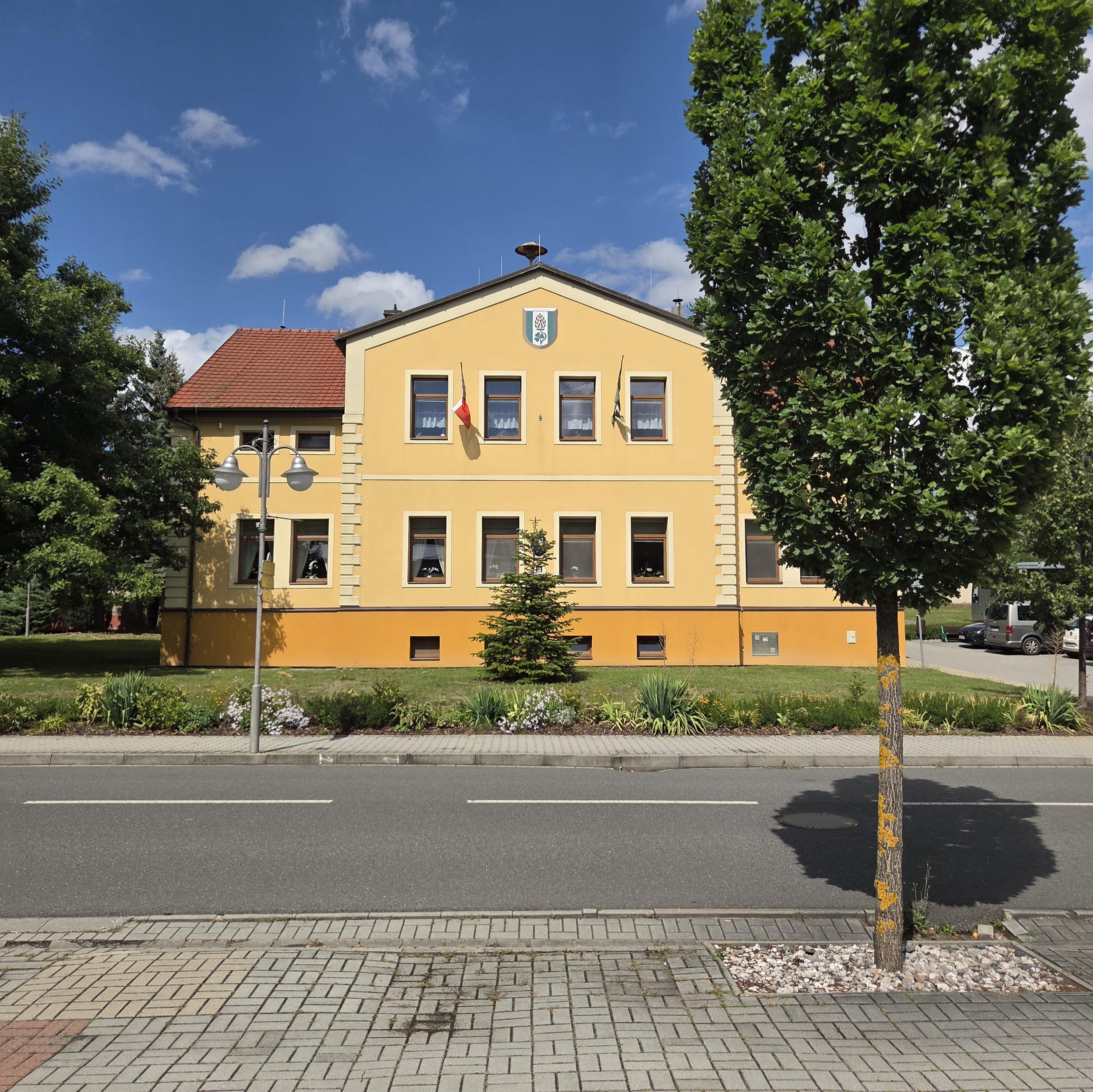 Lány - obecní úřad foto 4