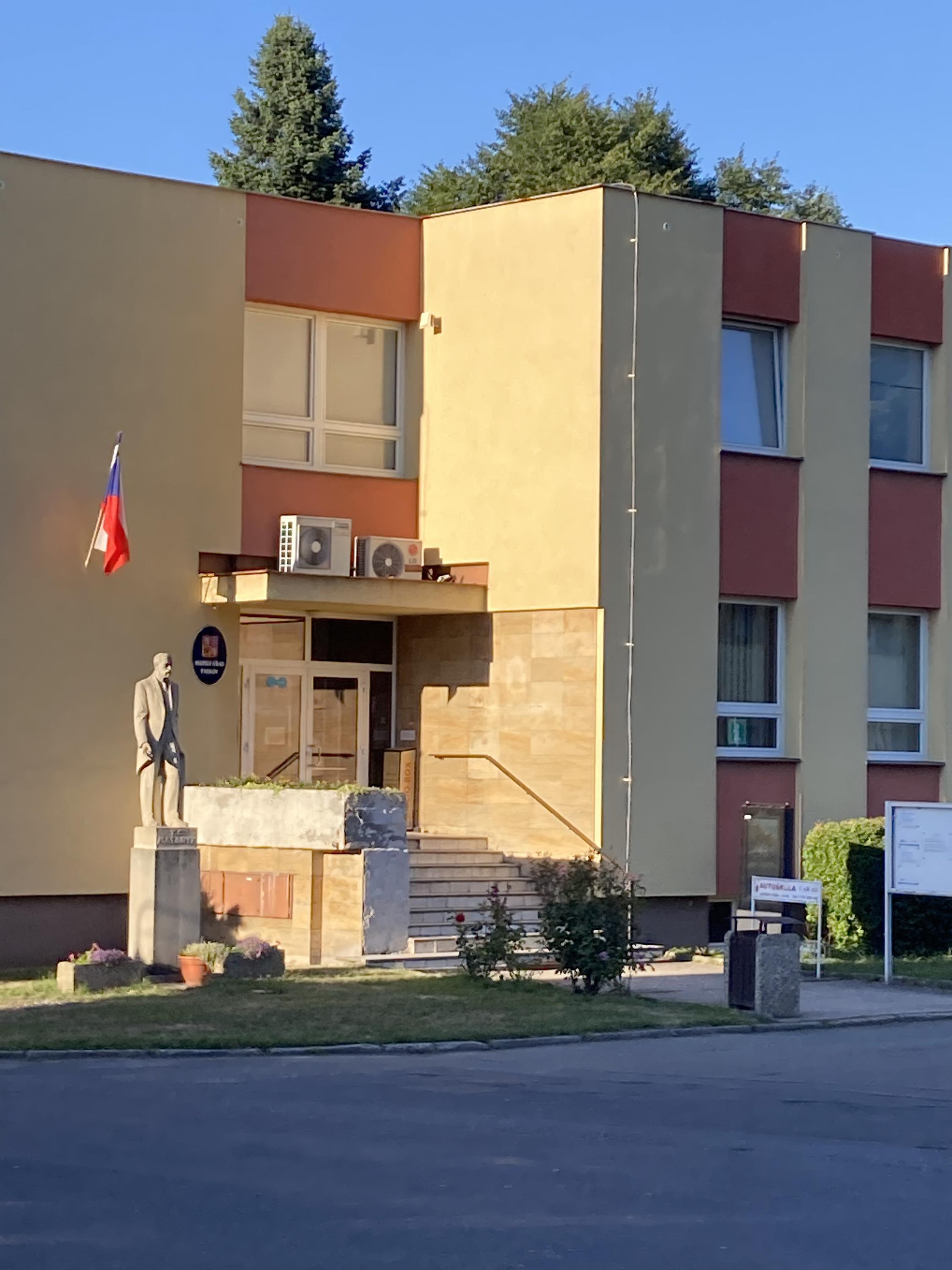 Paskov - městský úřad foto 2