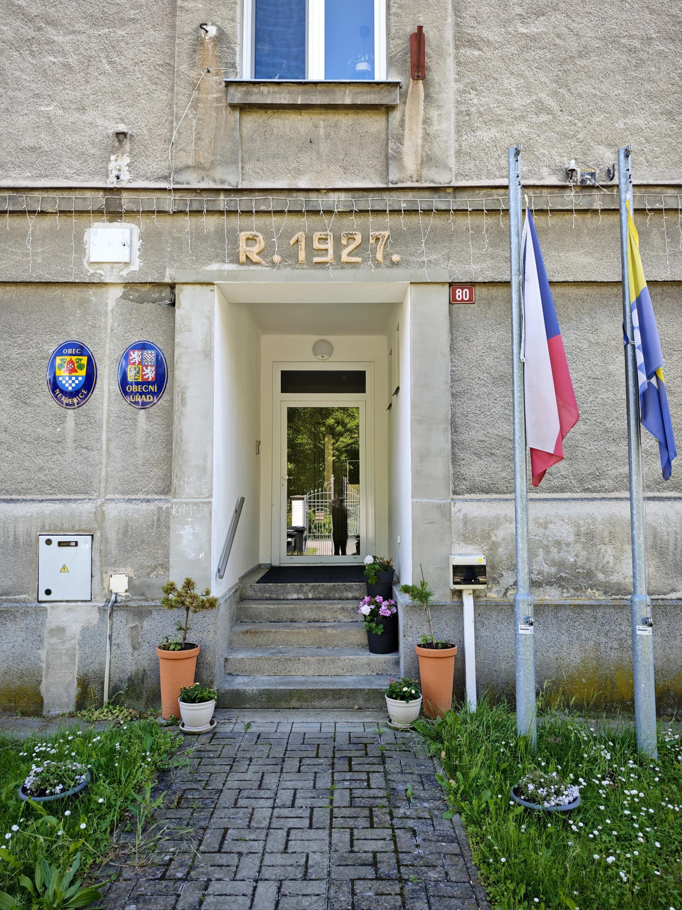 Netřebice - obecní úřad foto 2