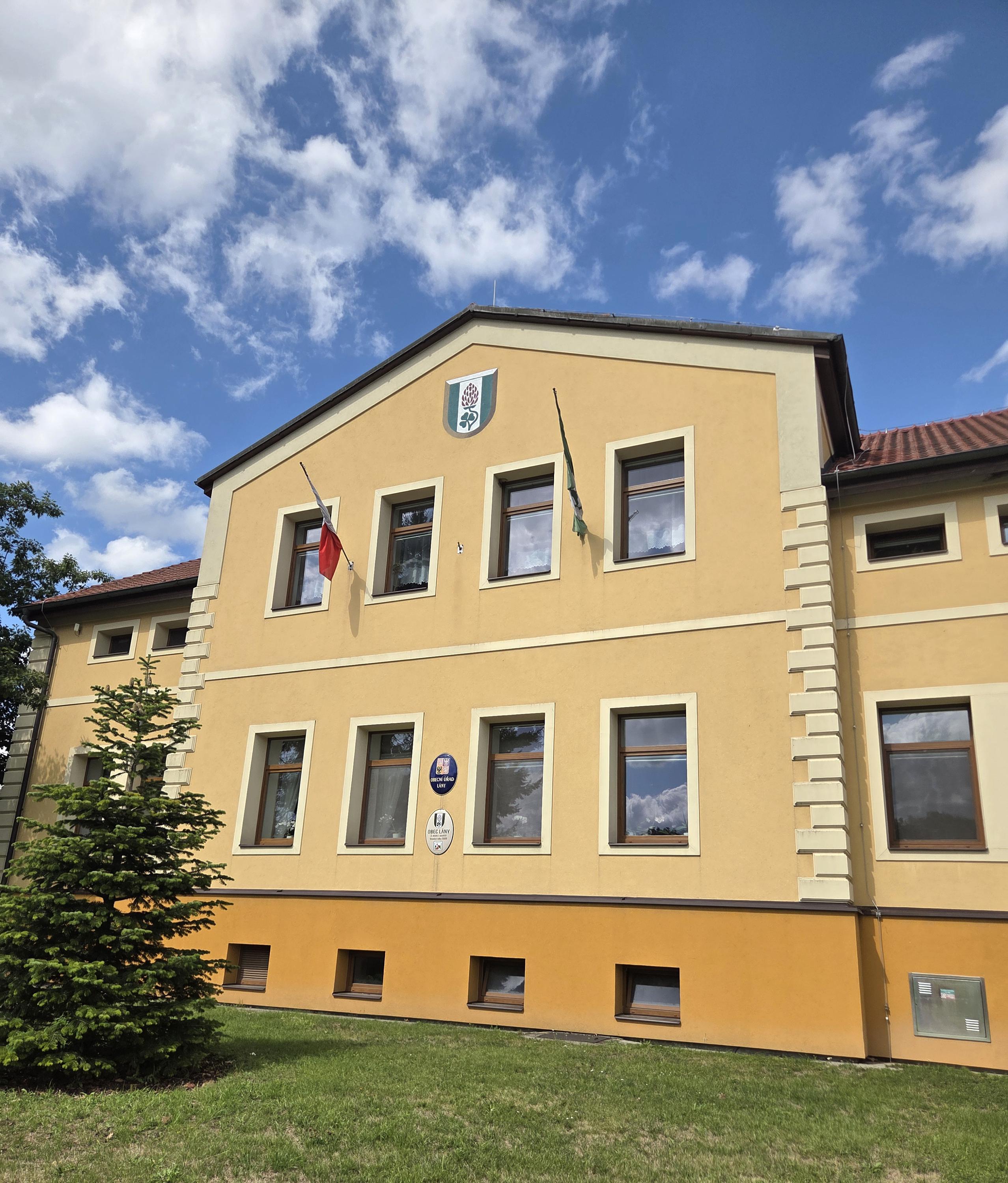 Lány - obecní úřad foto 5