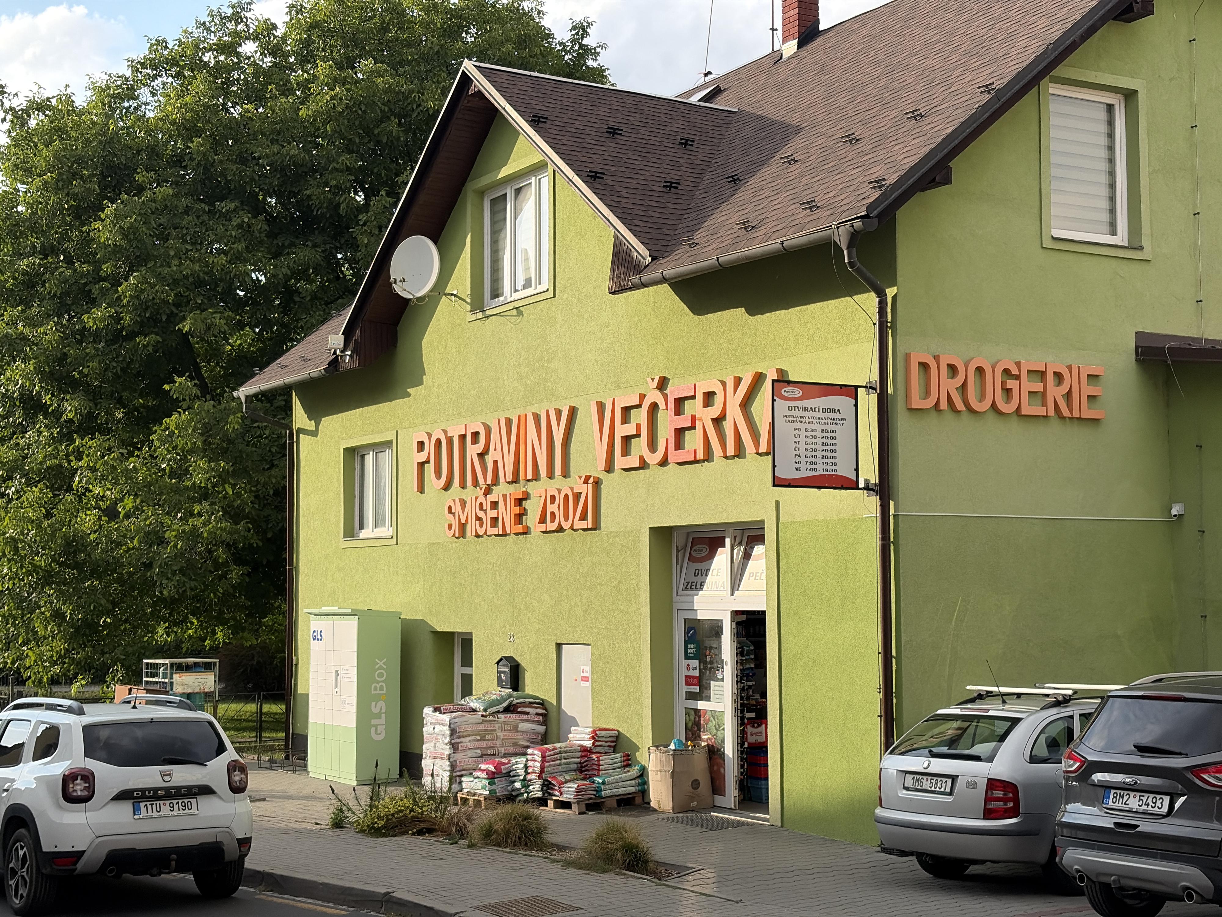Smíšené zboží, Večerka foto 5