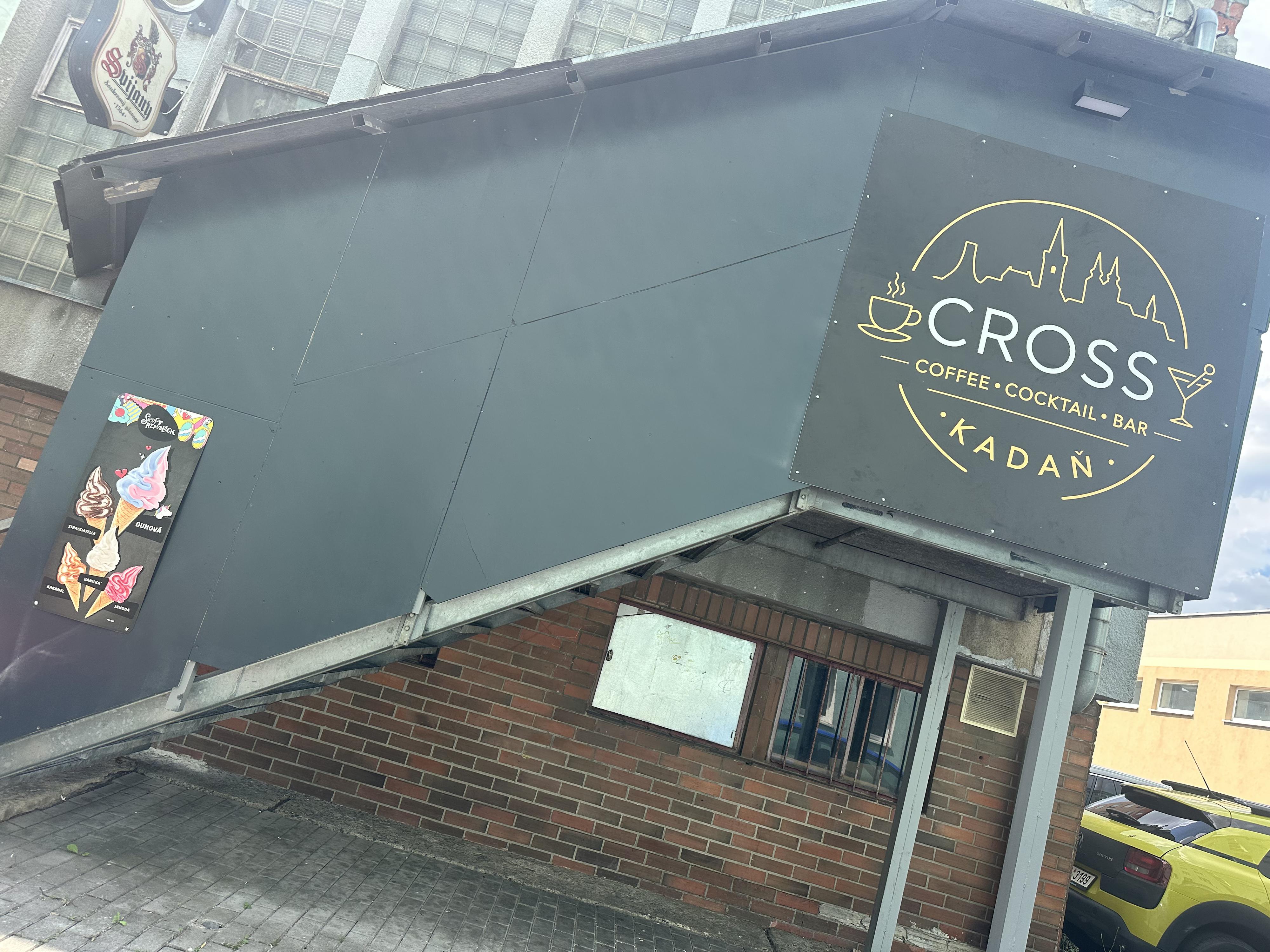 CROSS Coffee Cocktail Bar foto 5