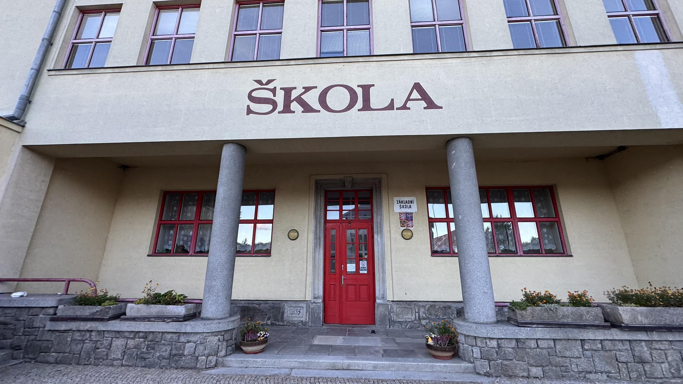 Základní škola a Mateřská škola Vyšší Brod foto 2