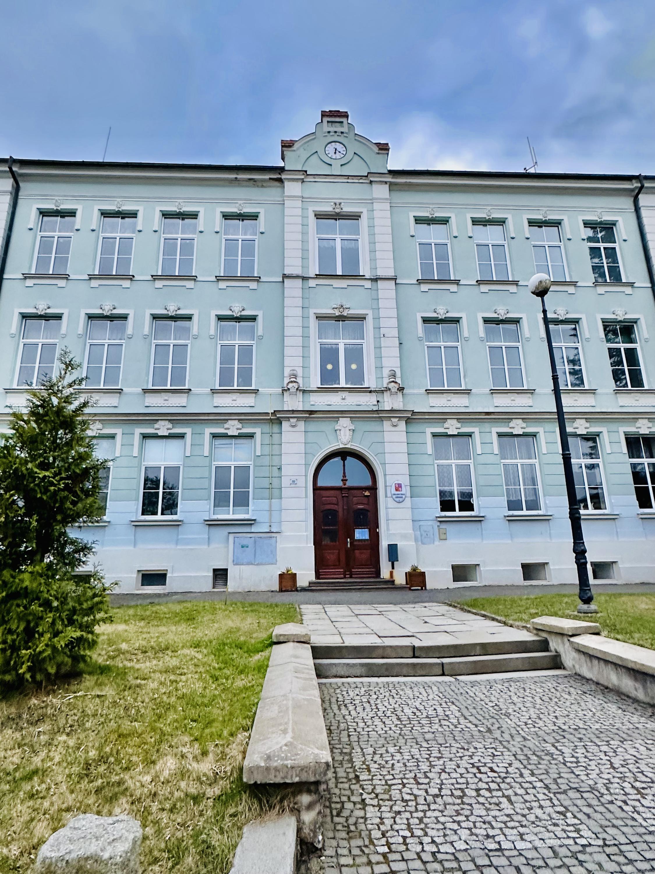 ZŠ a MŠ Tadeáše Haenkeho Chřibská foto 2