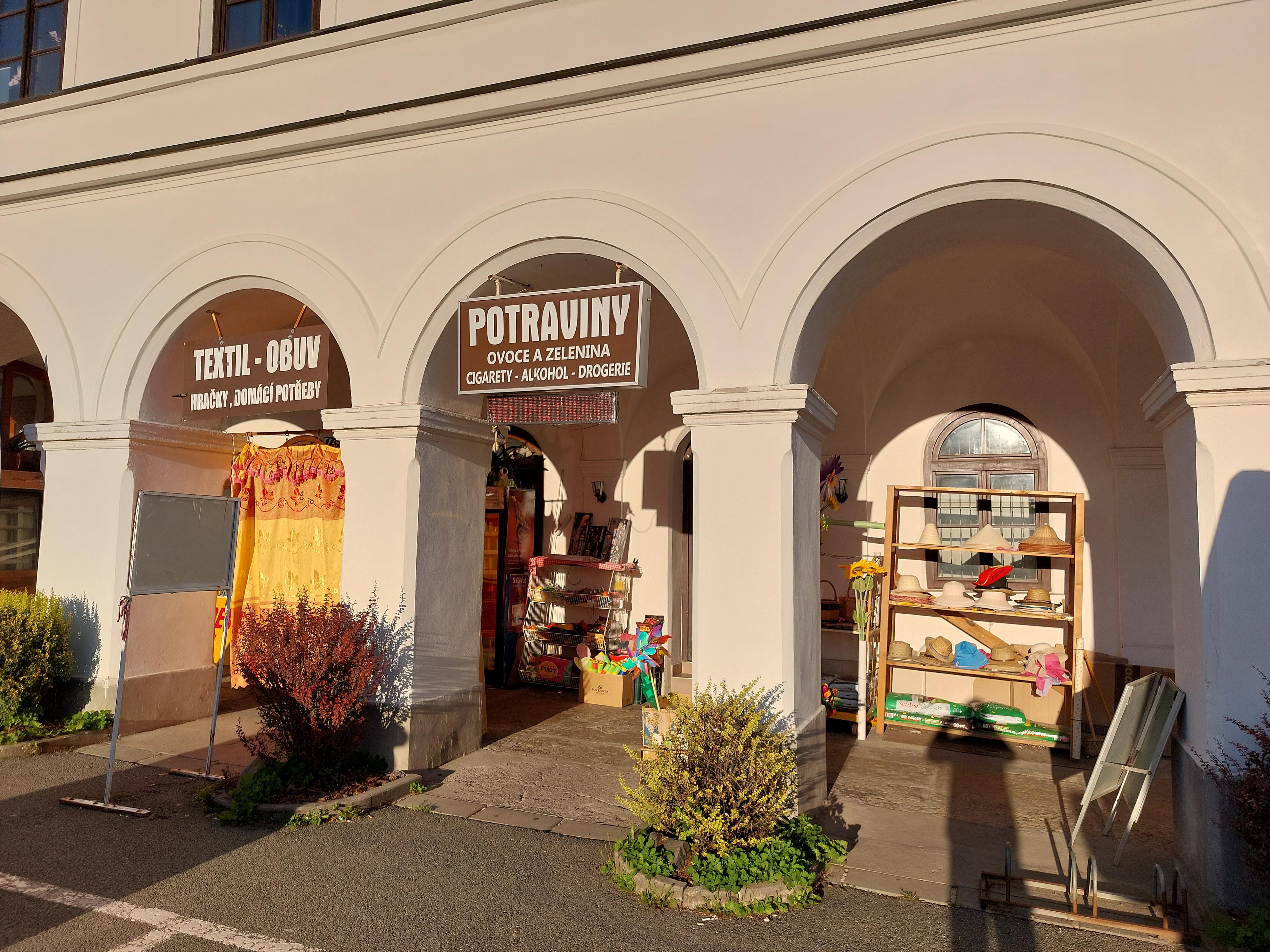 Smíšené zboží Náměstí T. G. Masaryka 101 foto 2