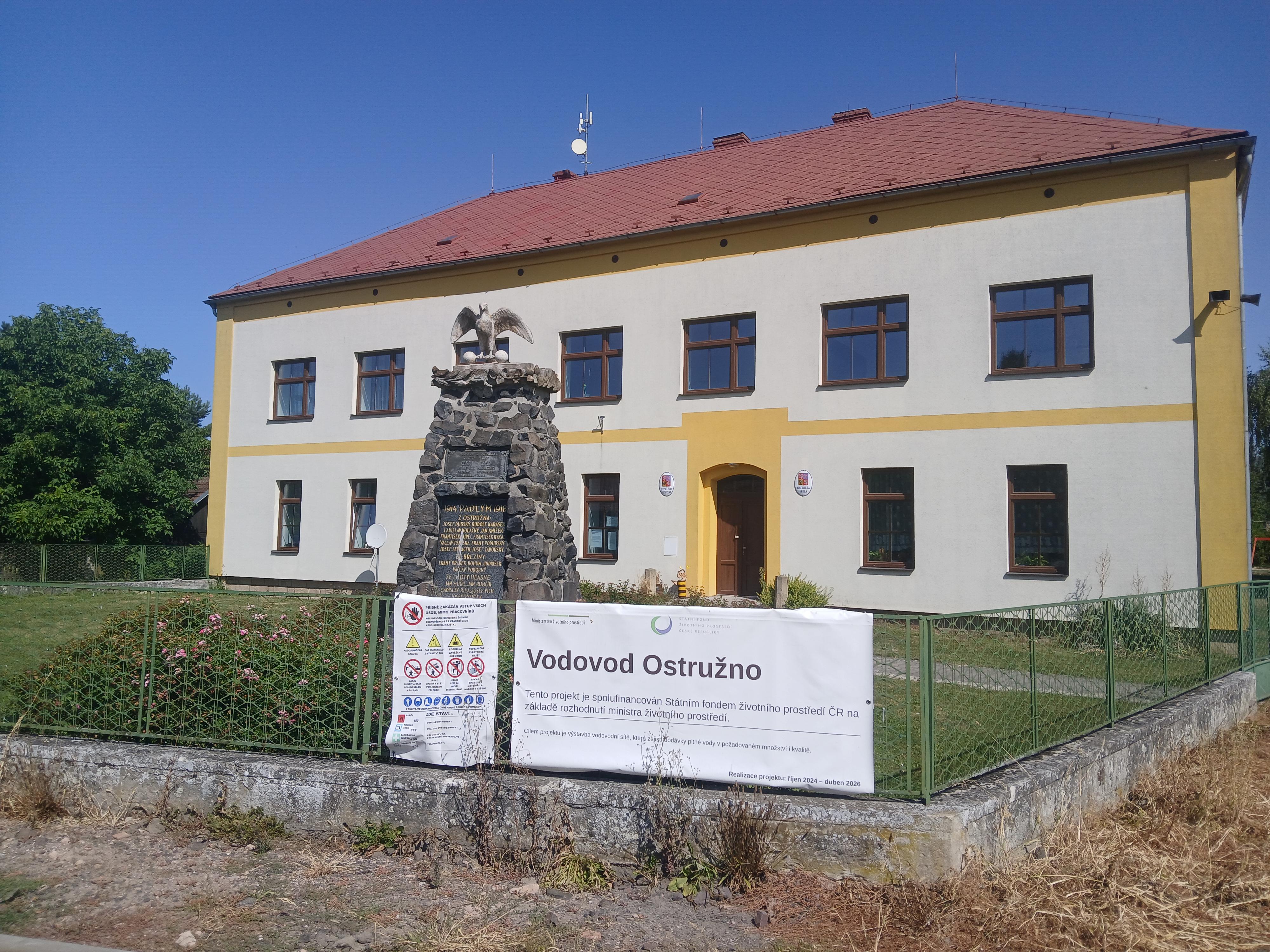 Ostružno - obecní úřad foto 2