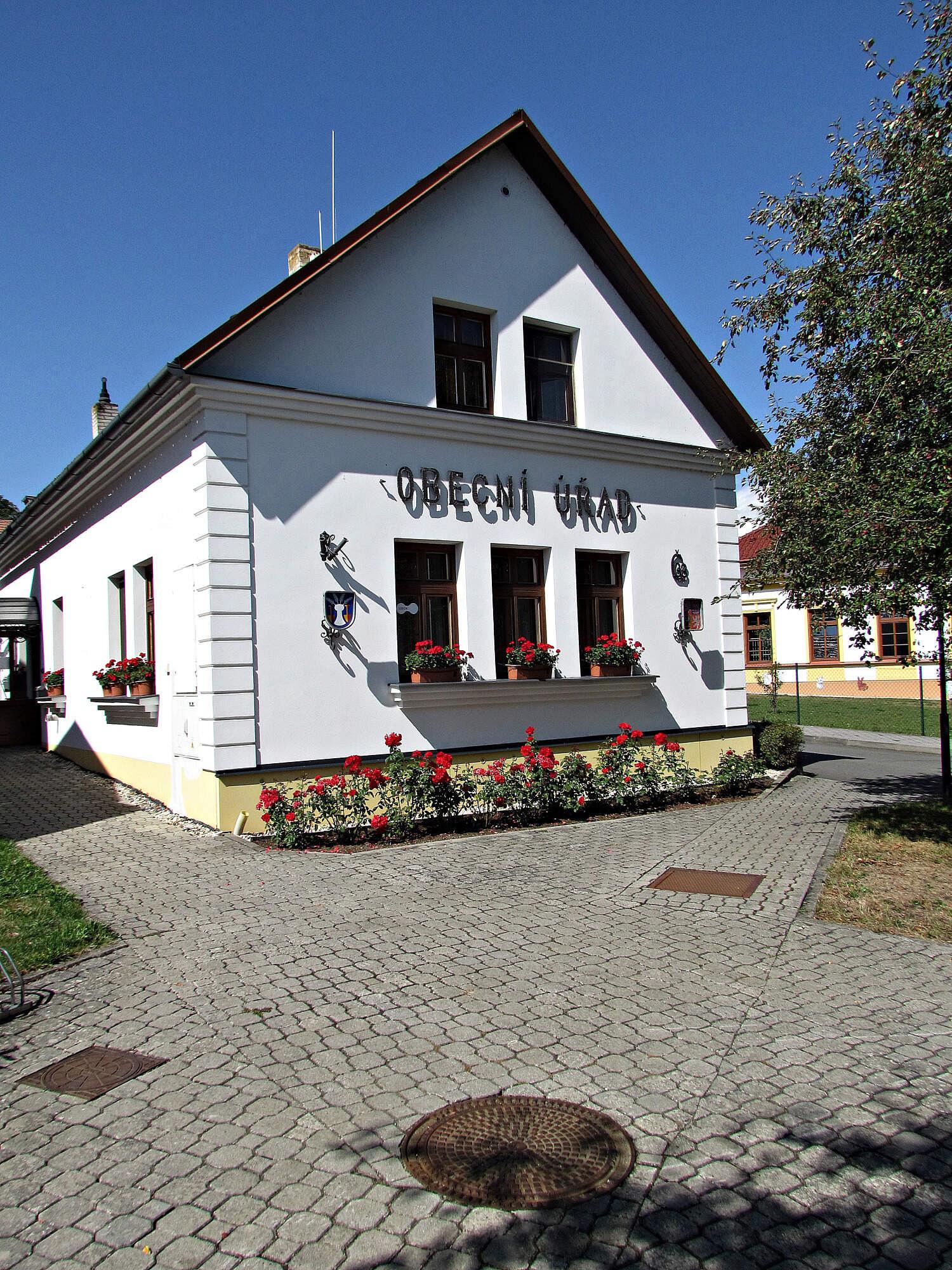 Ústí - obecní úřad foto 4