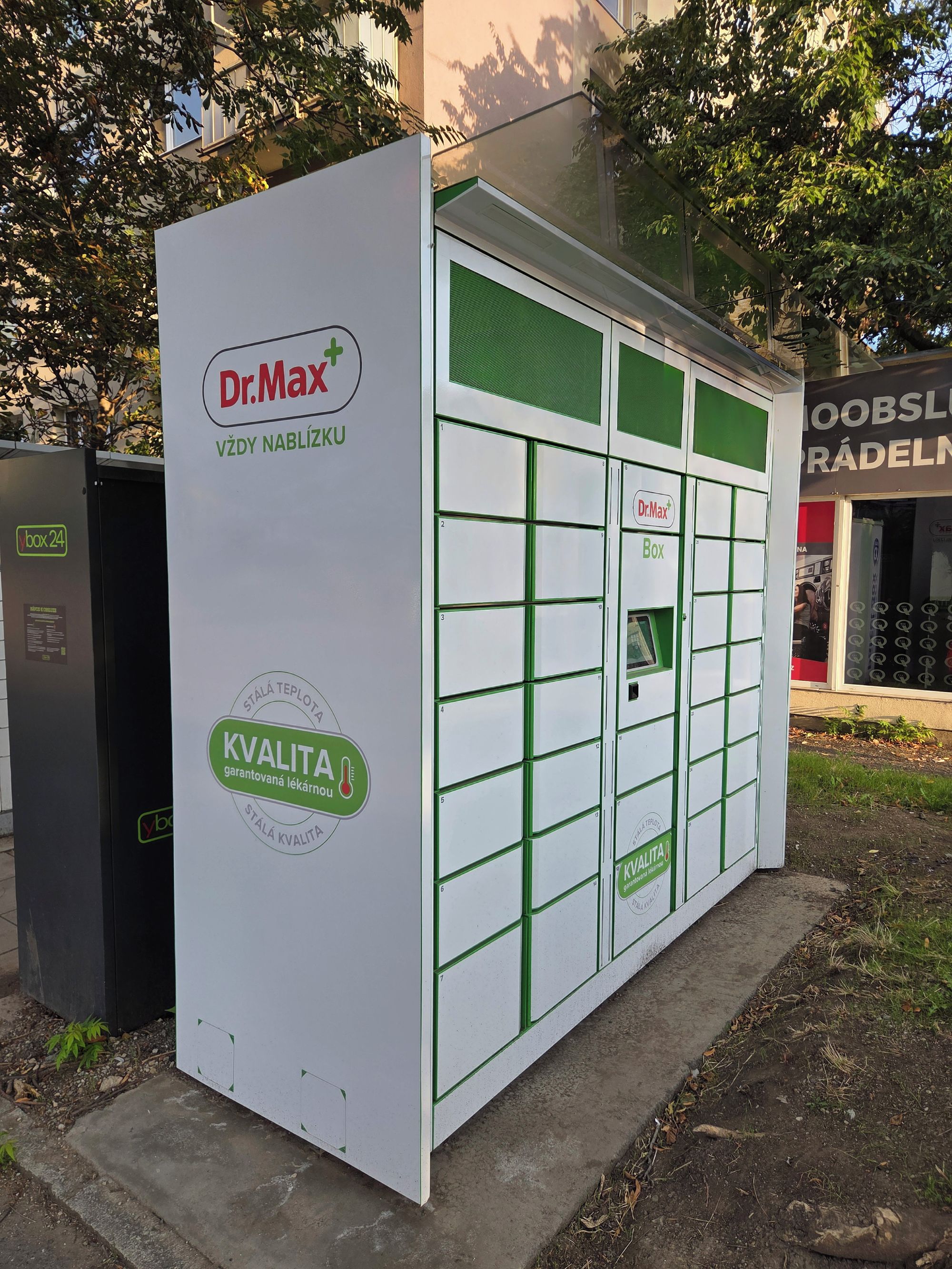 Dr. Max - výdejní box