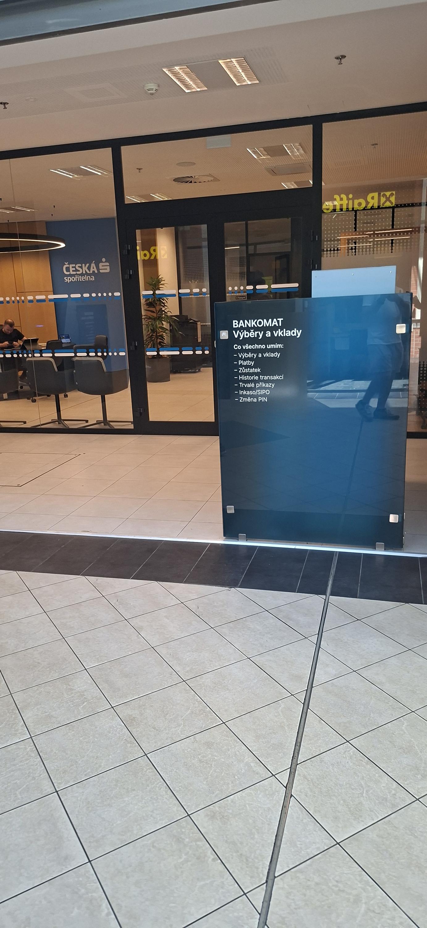 Bankomat České spořitelny foto 1