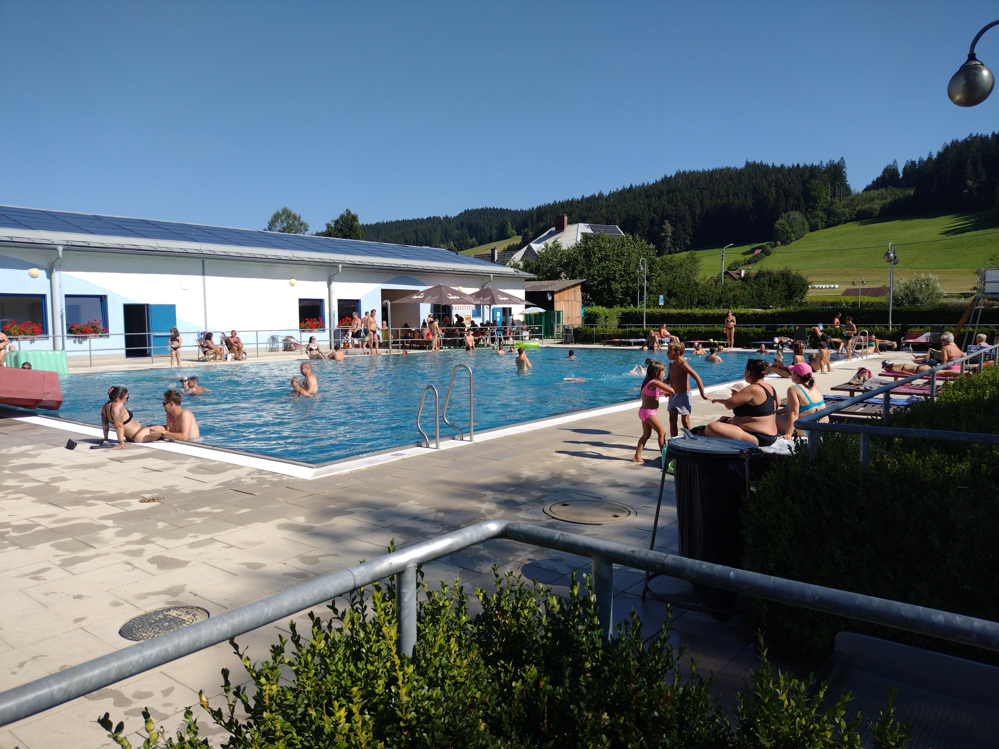 Koupaliště Velké Karlovice foto 2