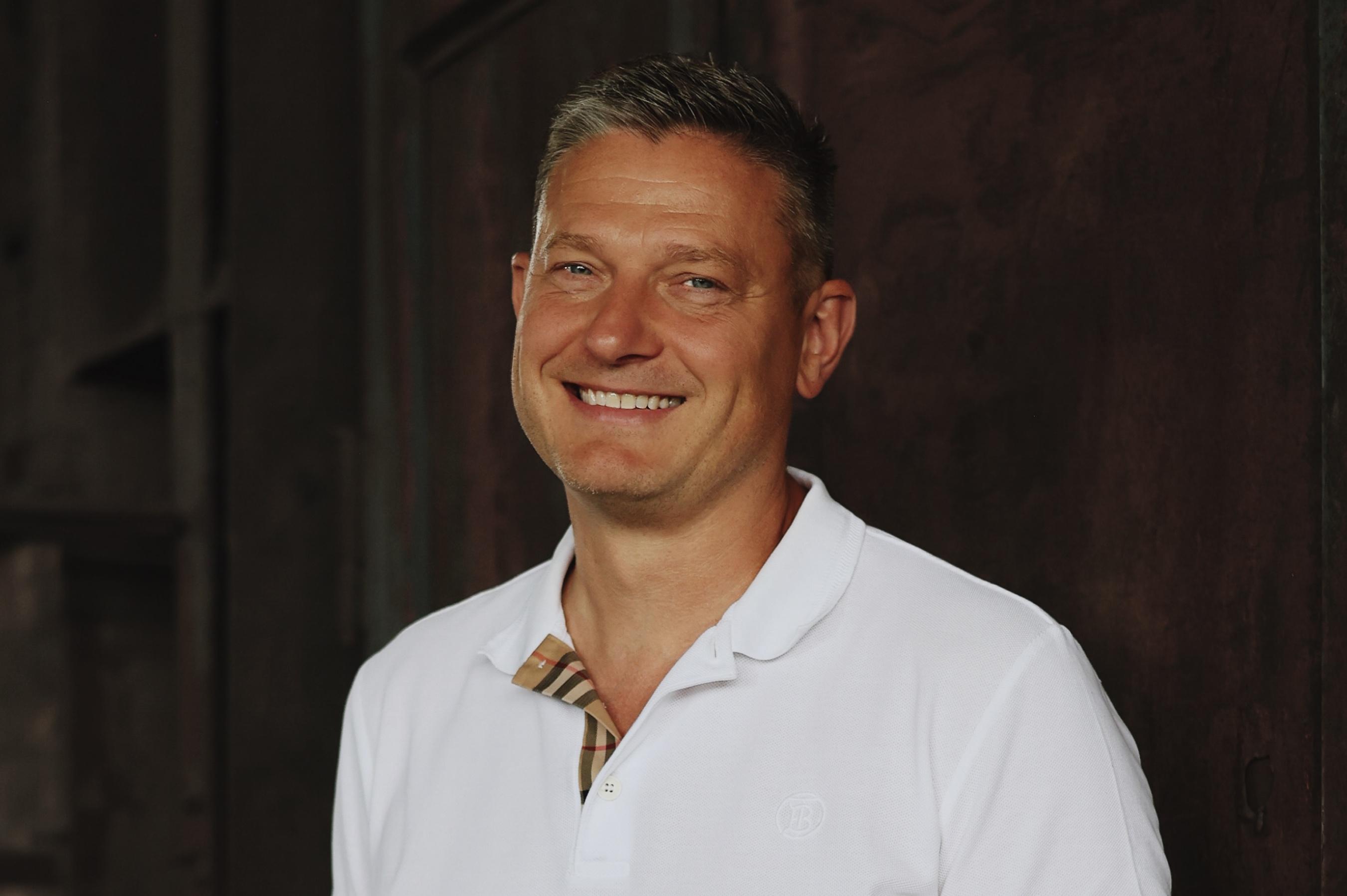 Václav Kočvara, Dis., realitní makléř