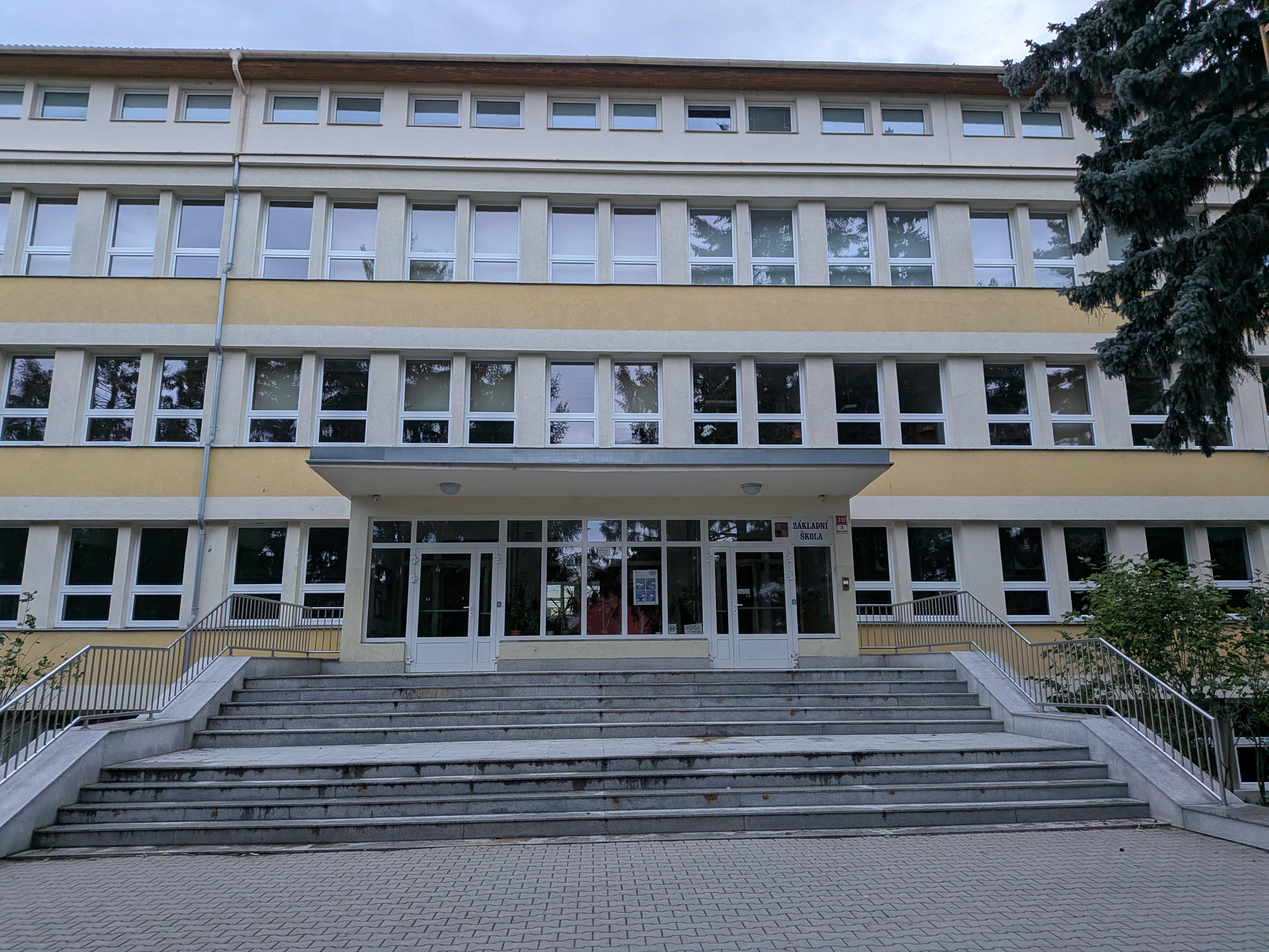 ZŠ Rousínov foto 2