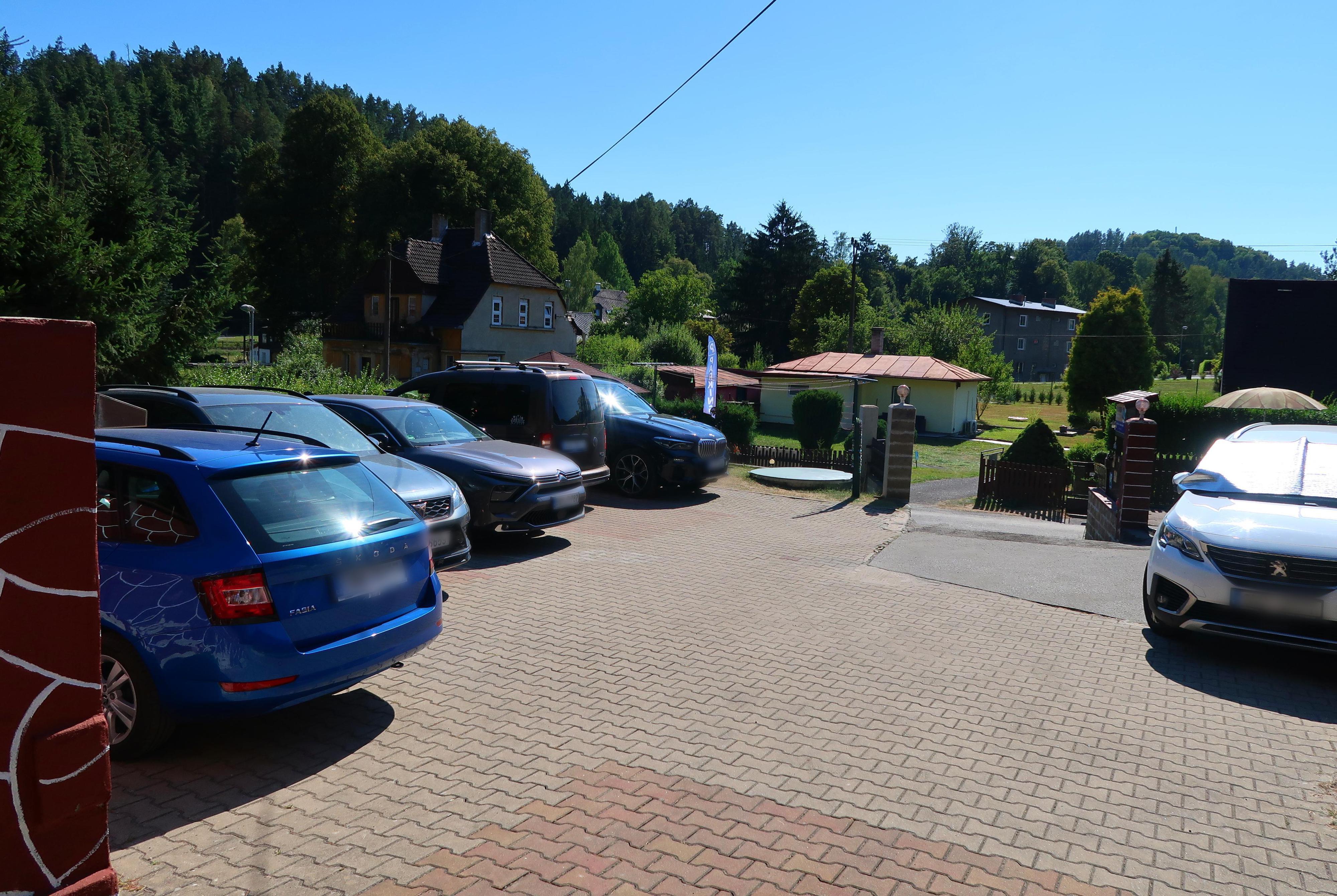Pension Pod skálou - parkoviště