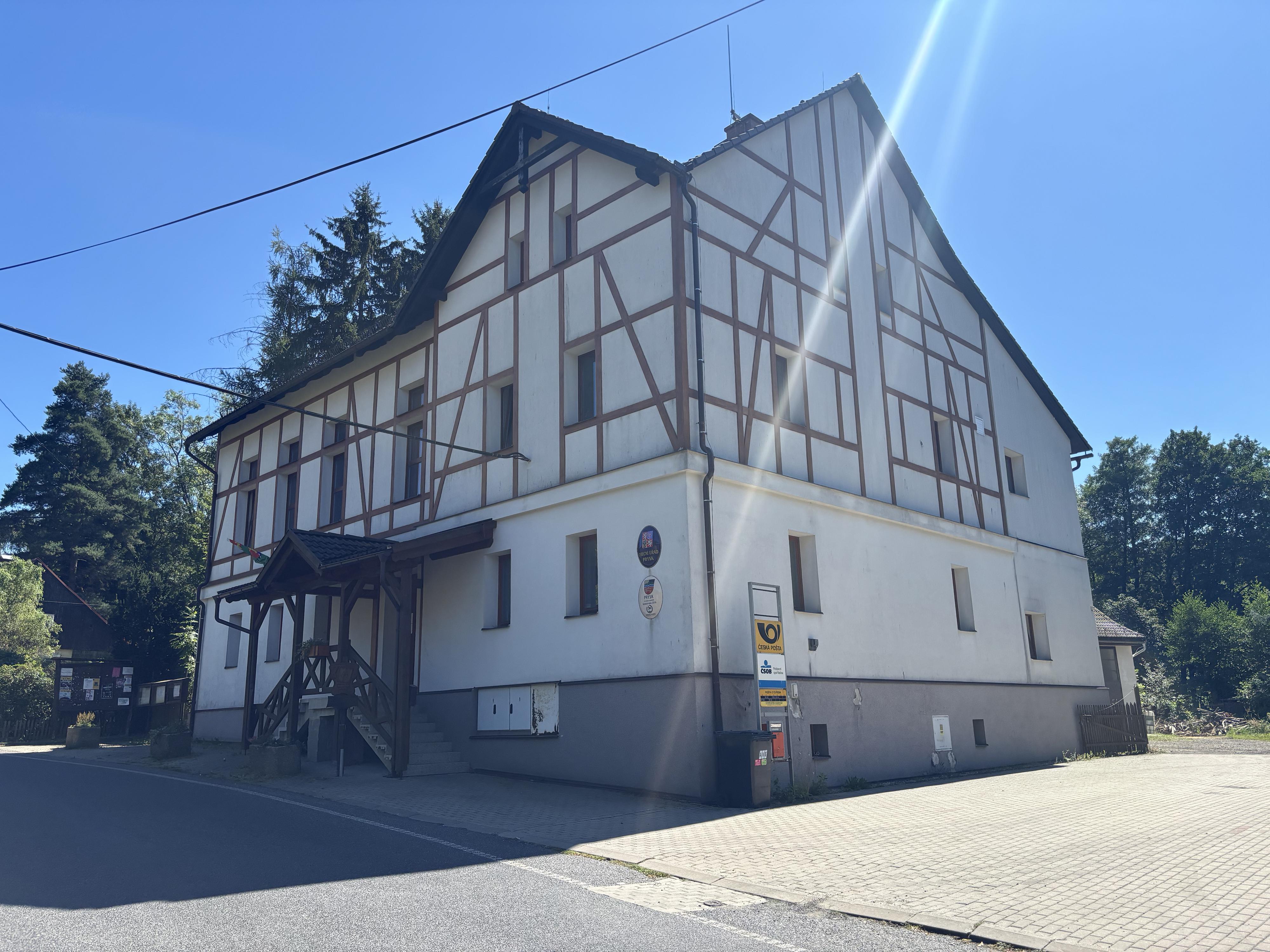 Prysk - obecní úřad foto 3