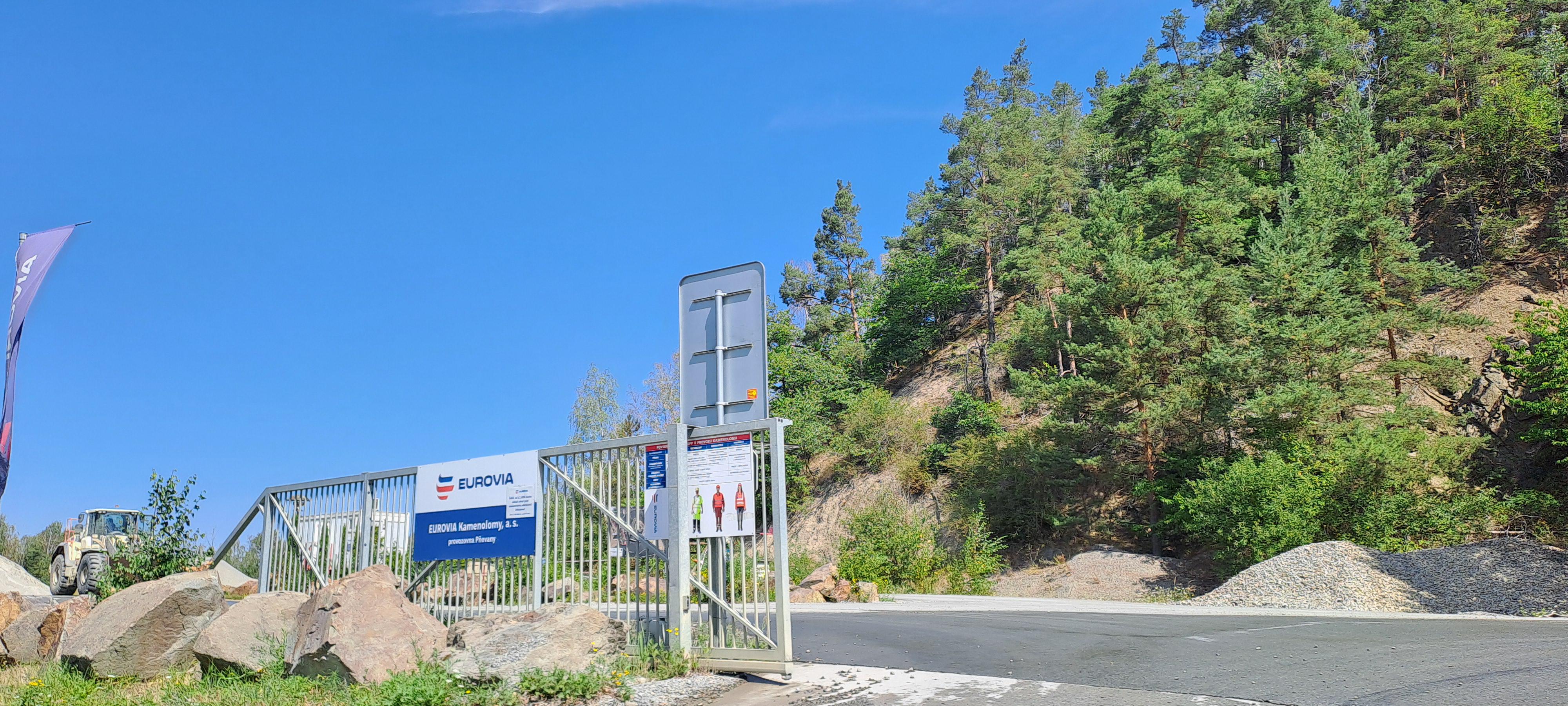 EUROVIA Kamenolomy a.s. - Lom Pňovany foto 1