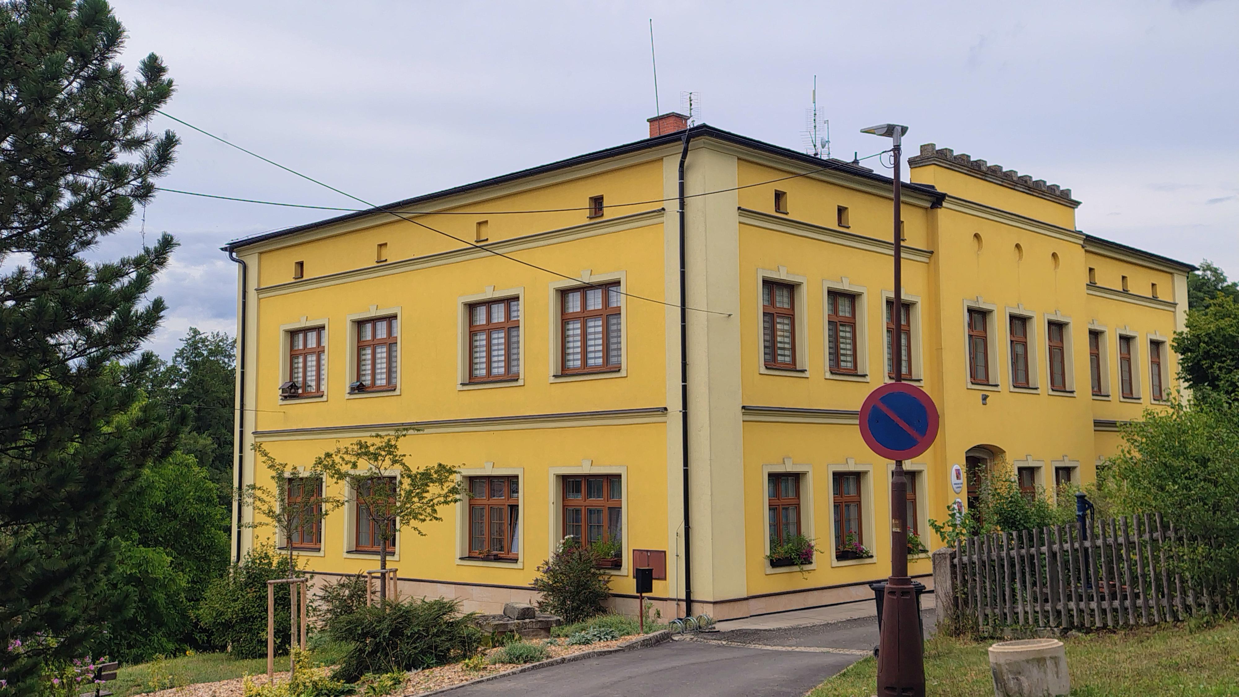 Obec Lanžov - knihovna
