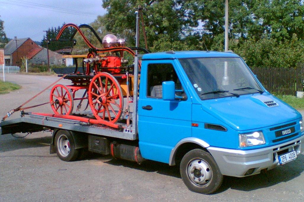 Autoklempířské práce na rovnací stolici