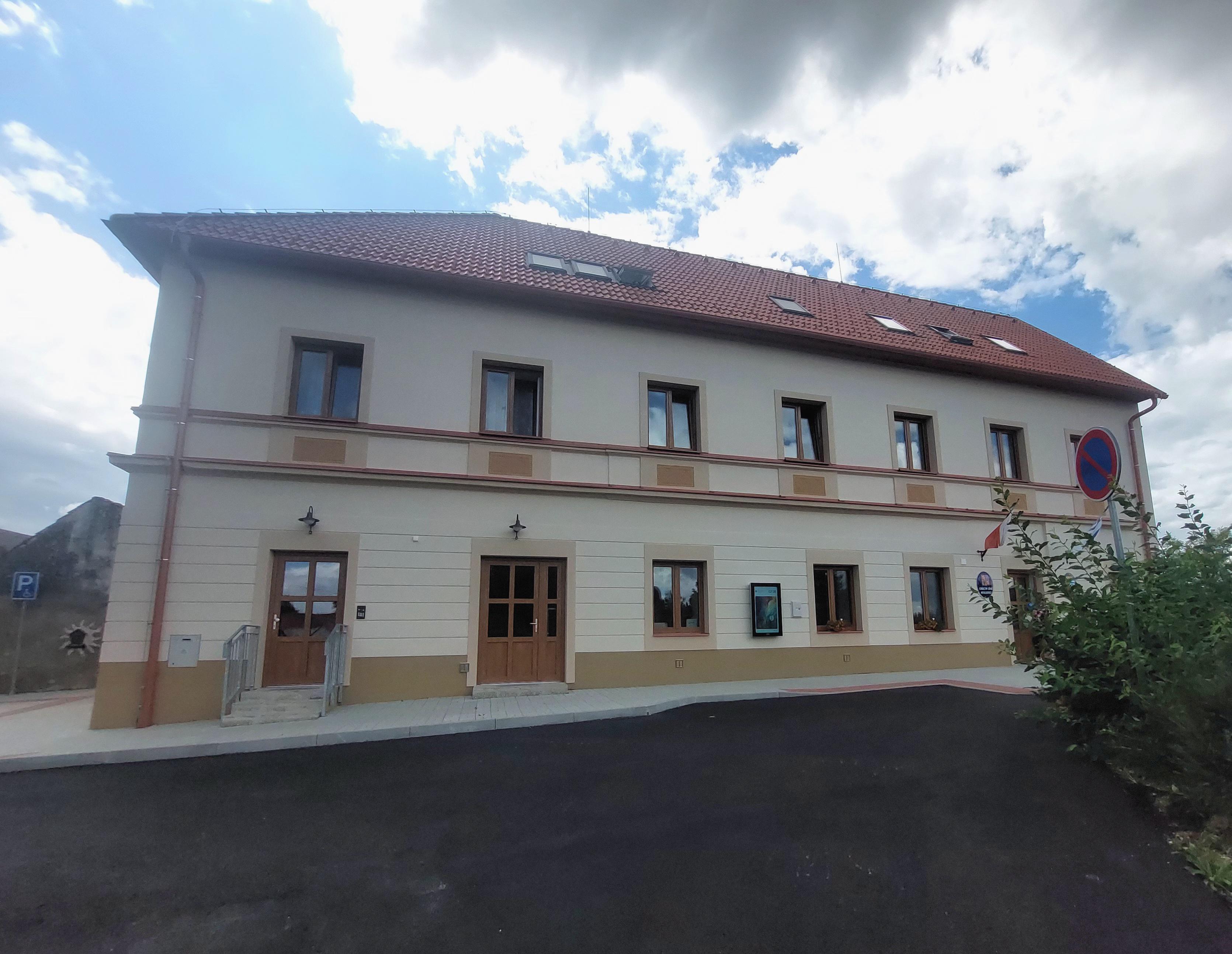 Myslkovice - obecní úřad foto 4