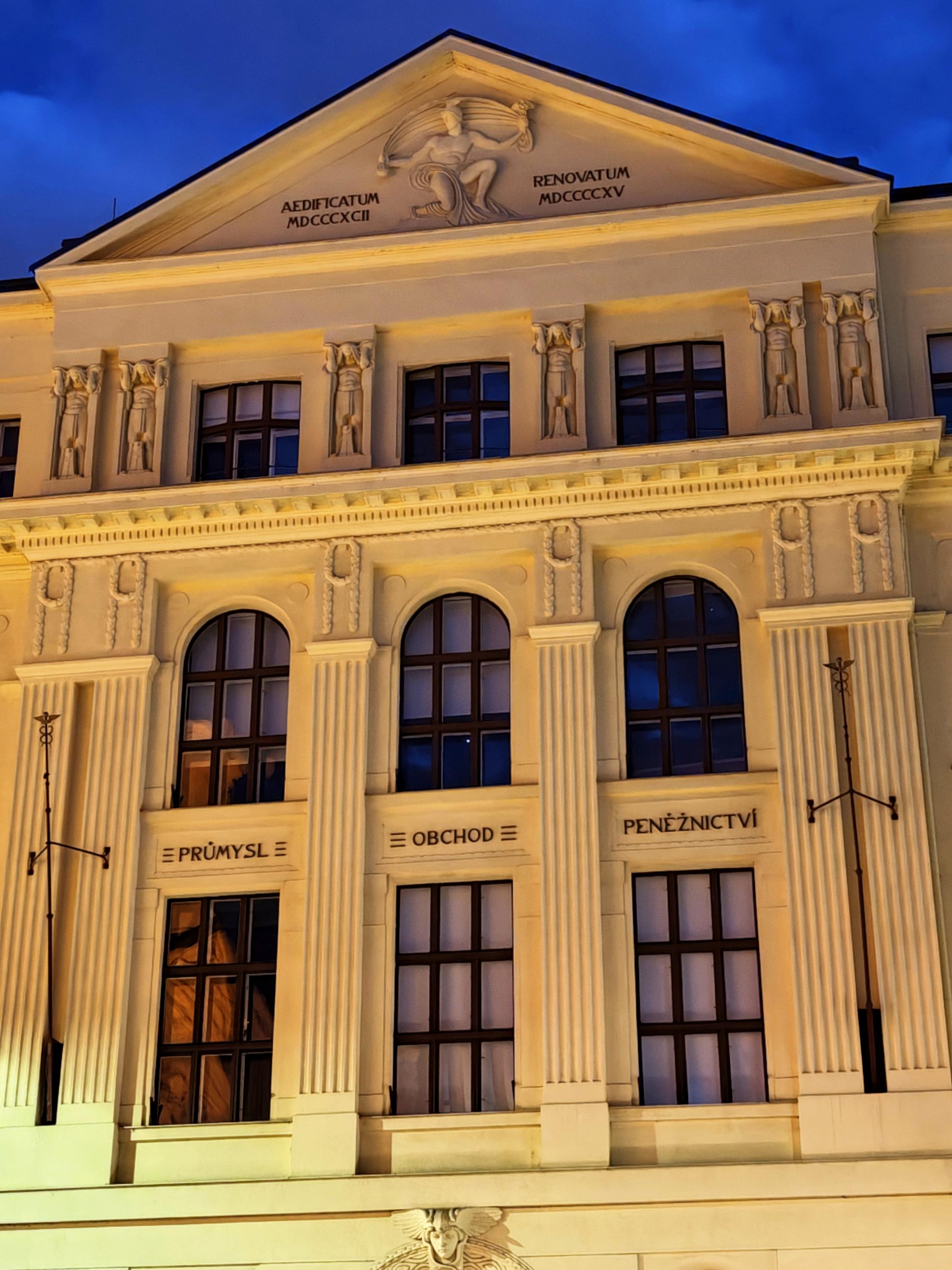 Českoslovanská akademie obchodní Dr. Edvarda Beneše, střední odborná škola, Praha 2 foto 2