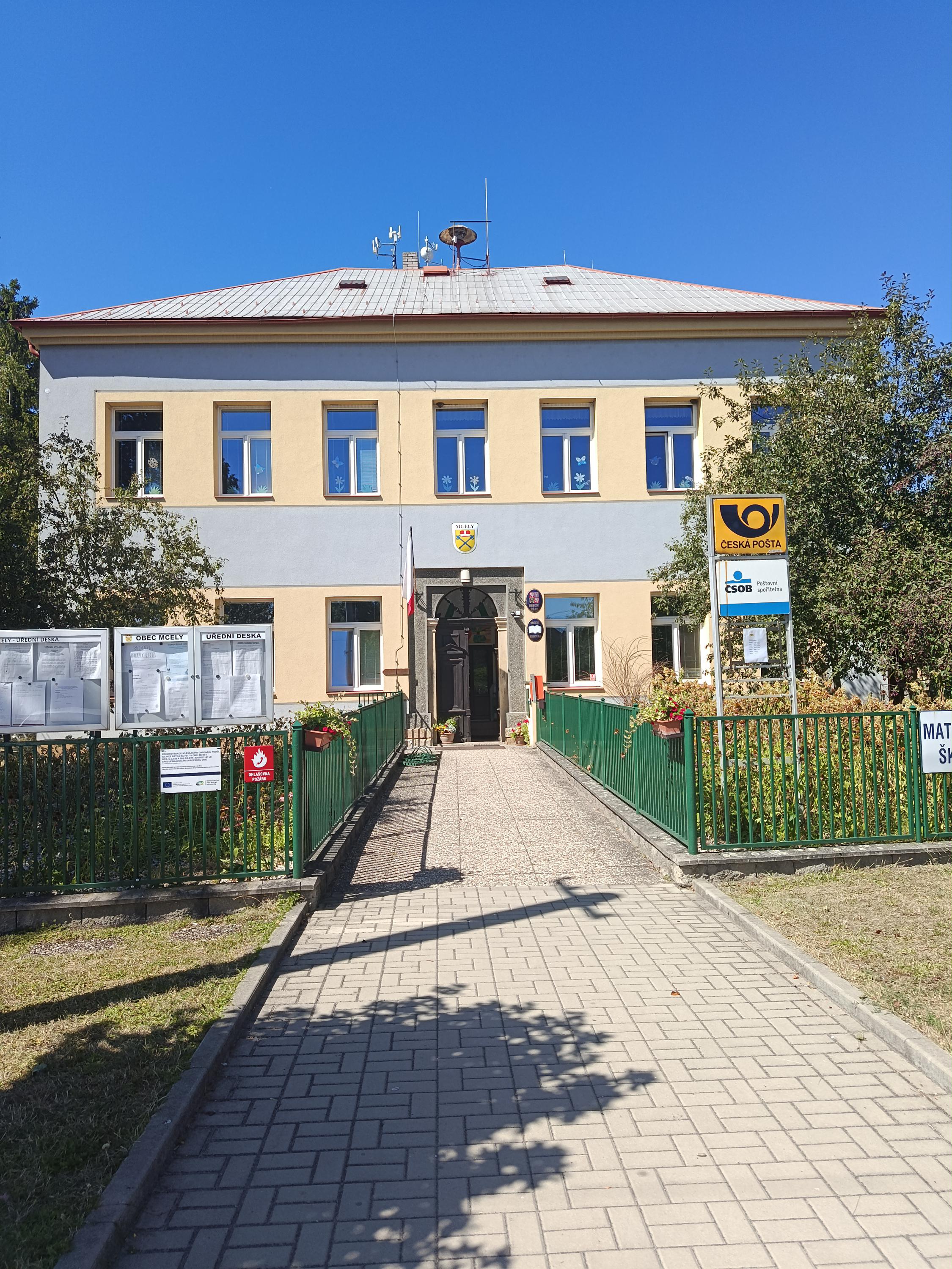 Mcely - obecní úřad foto 6