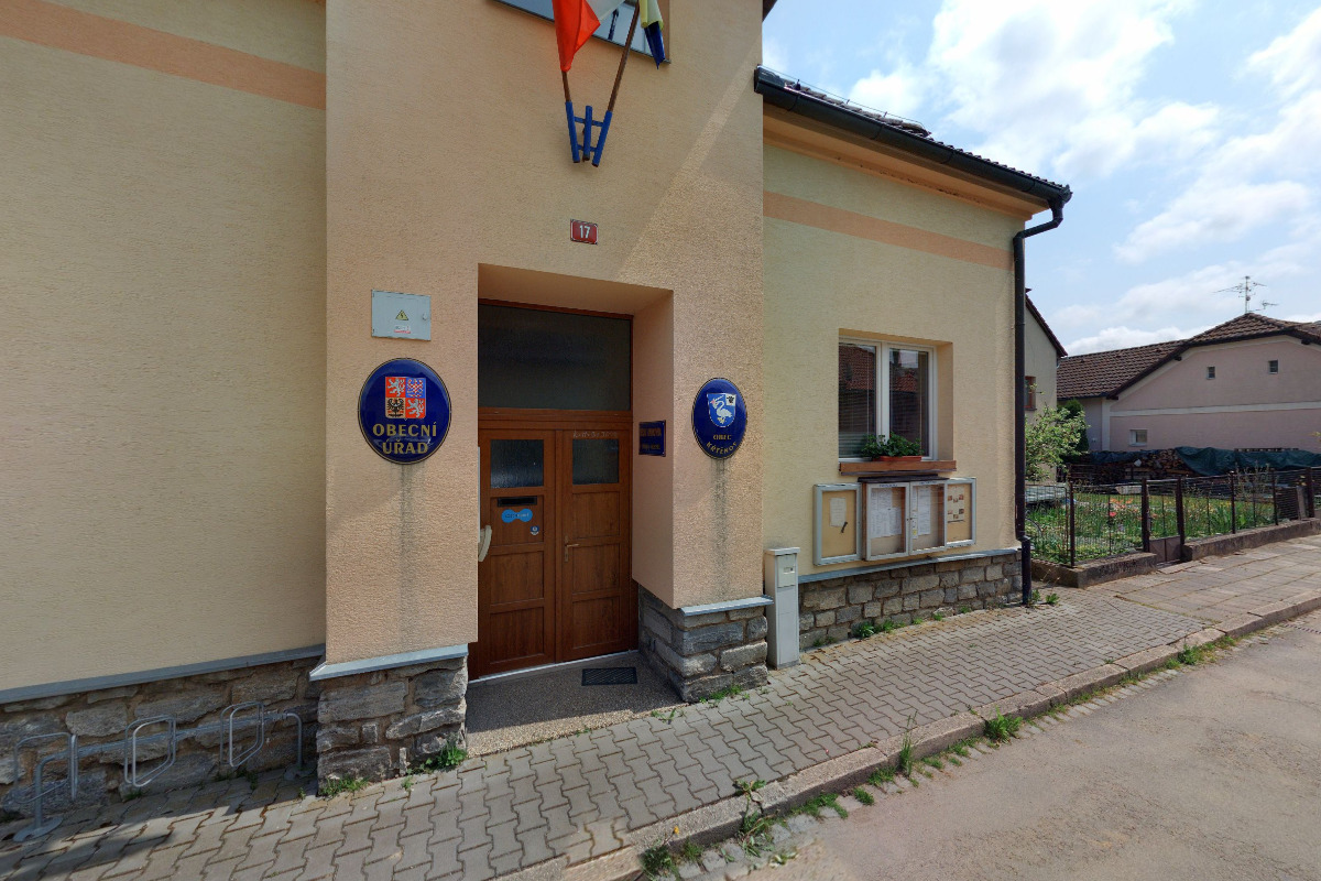 Křtěnov - obecní úřad foto 2