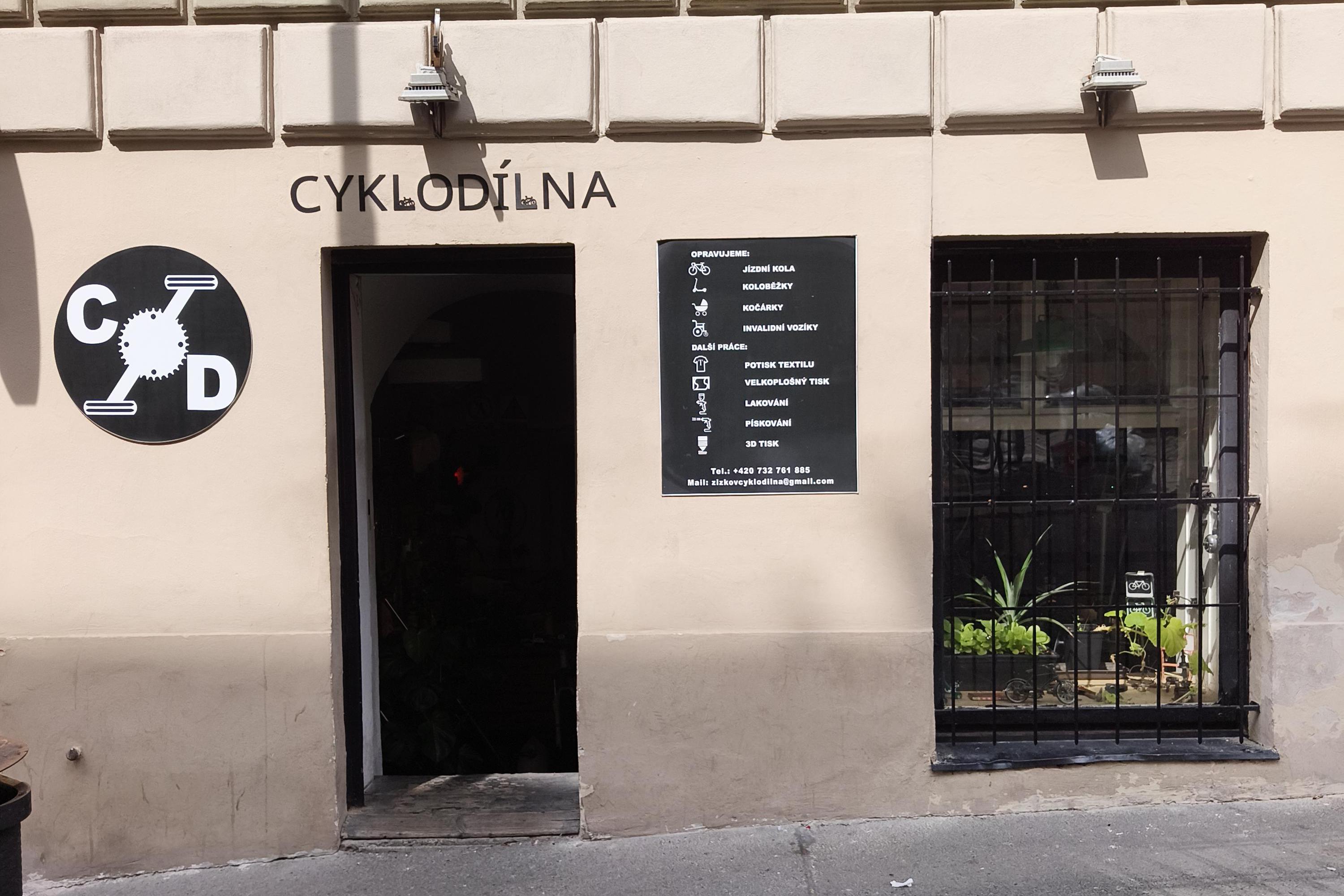 Cyklodílna