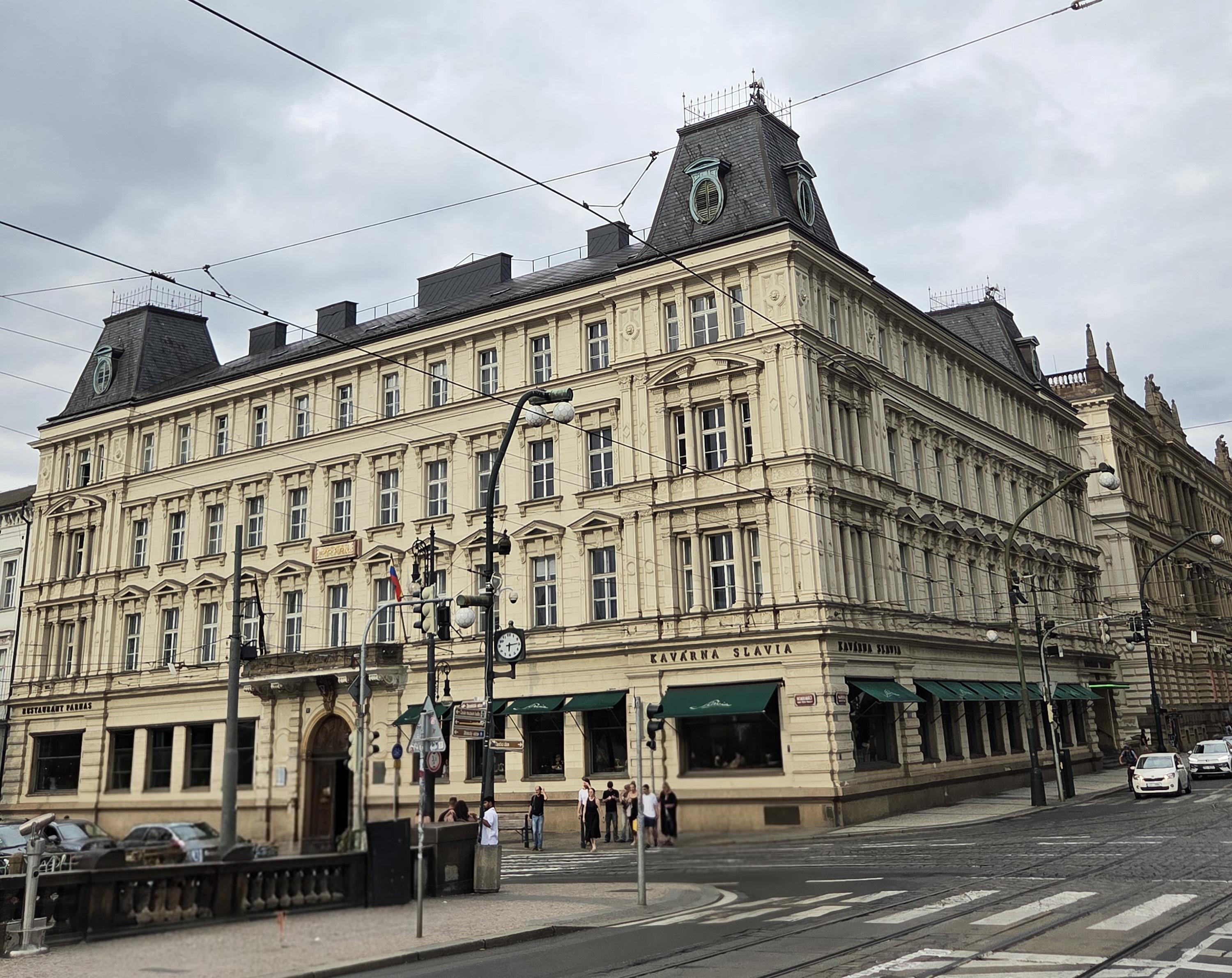 Filmová a televizní fakulta Akademie múzických umění v Praze foto 3