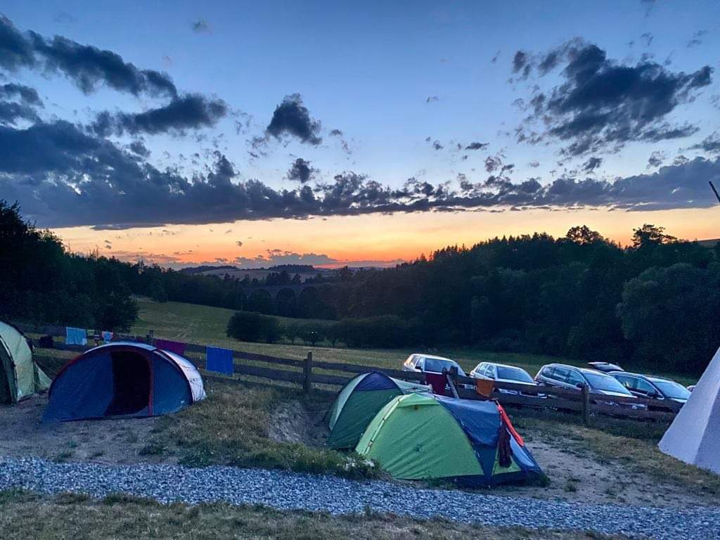 Ve stanu, vstanu - Teepee, glamp foto 5